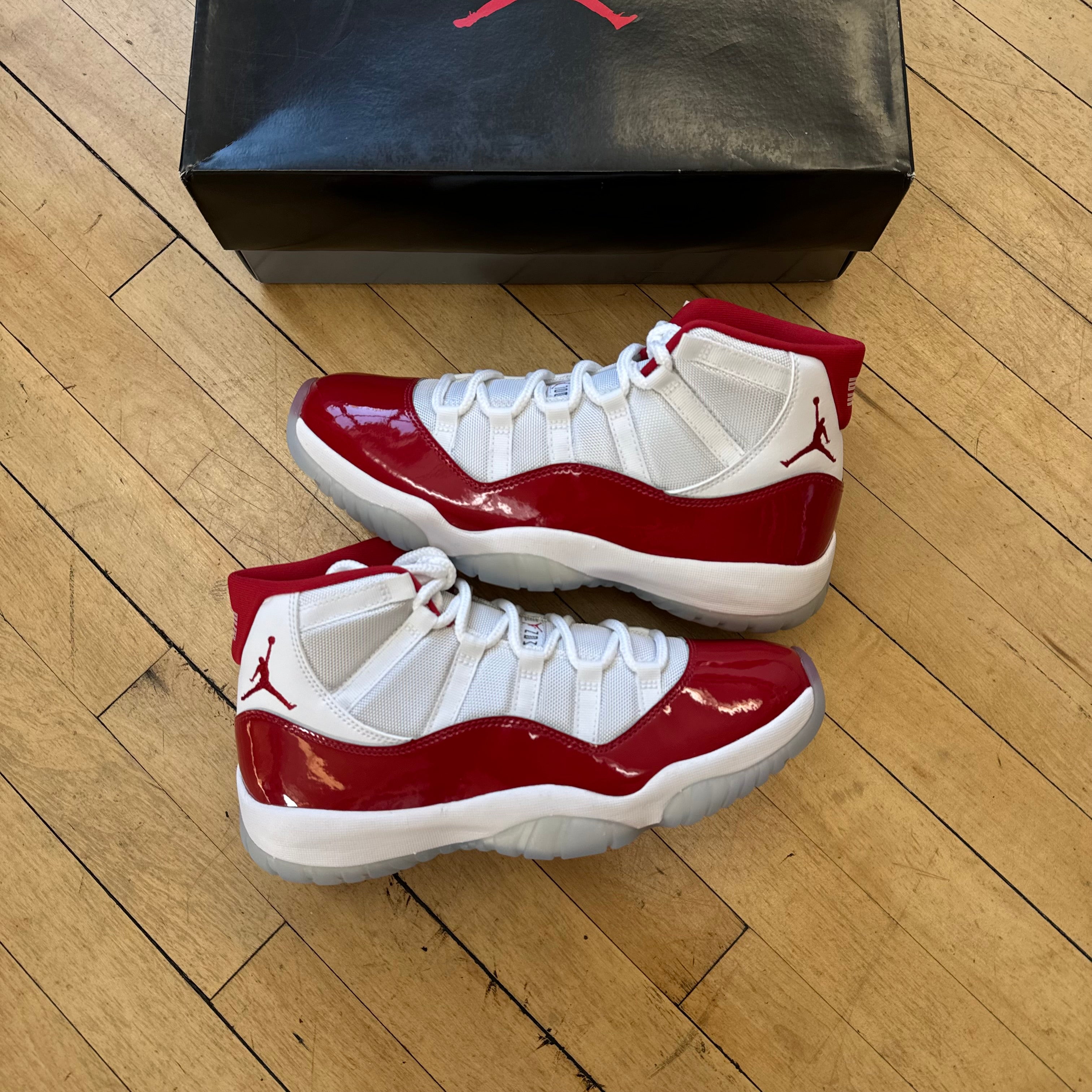 Jordan 11 Retro Cherry Sz 10 (DS)