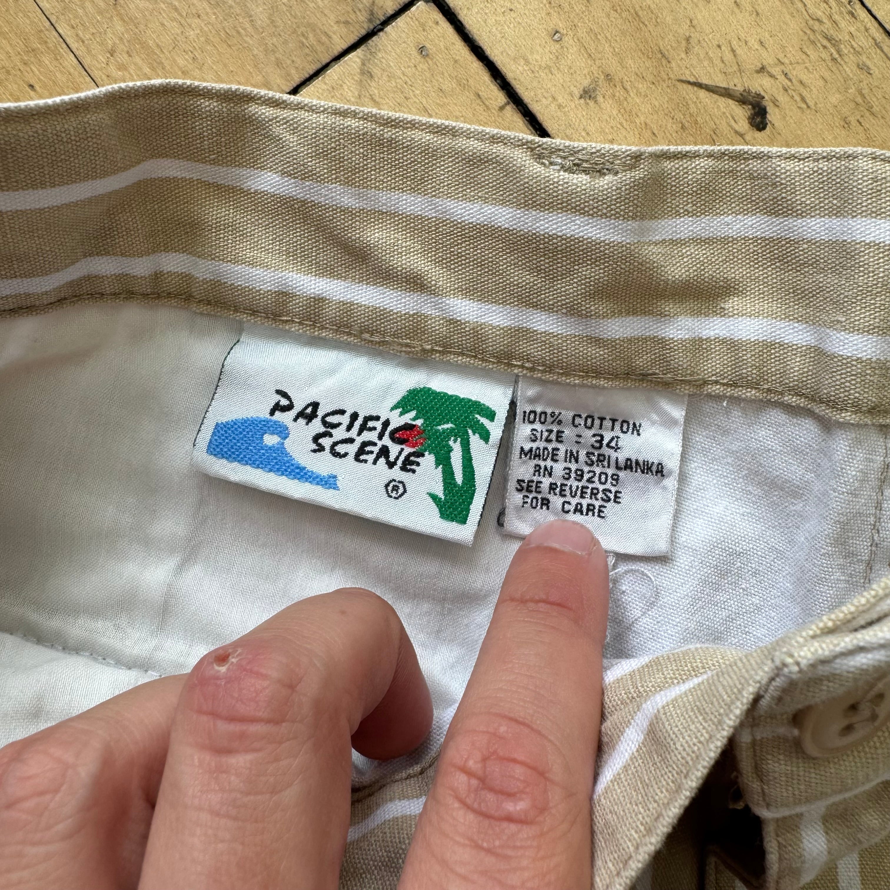 Vintage Pacific Scene Khaki Shorts Sz 34