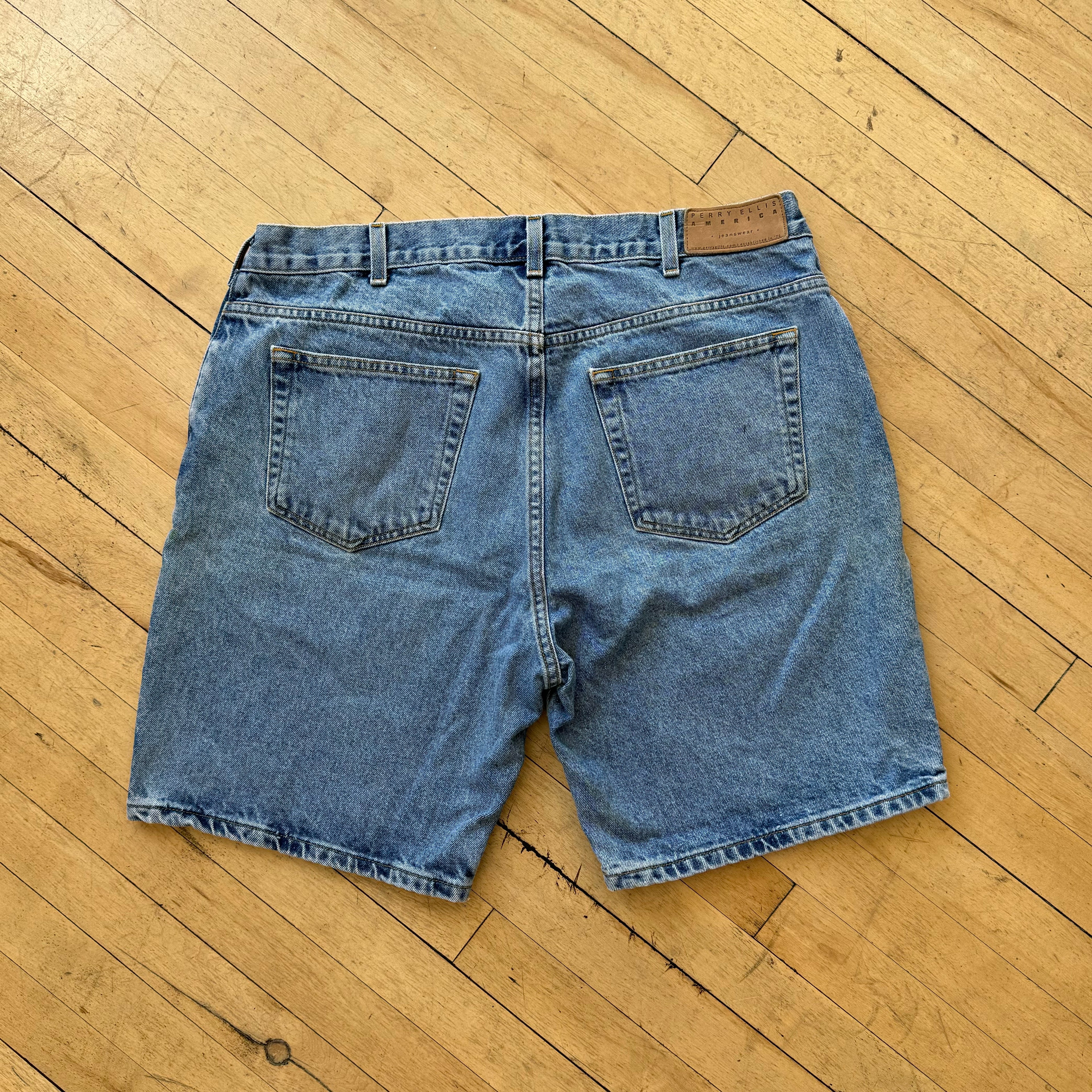 Vintage Perry Ellis Light Wash Denim Jean Shorts Sz 38