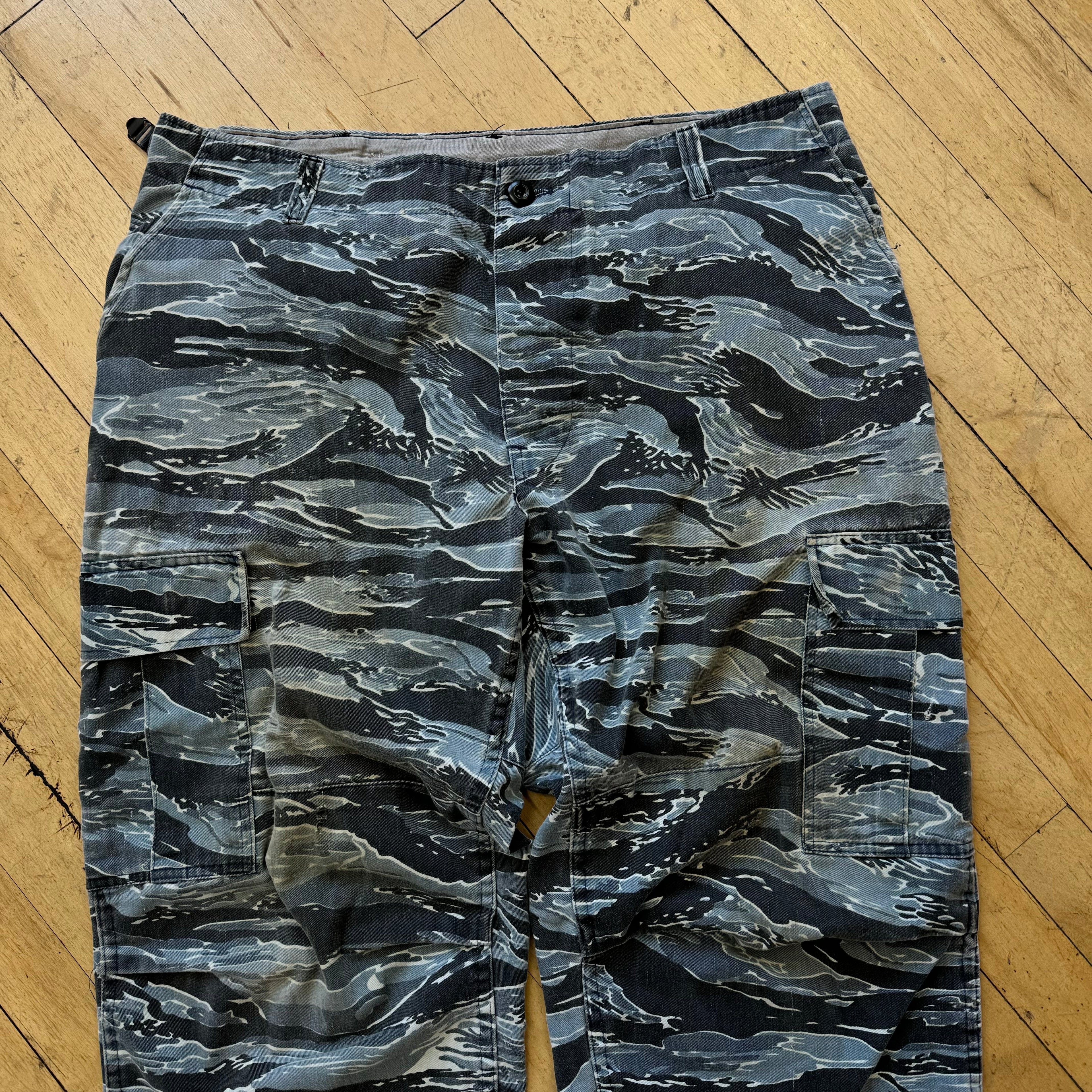 Vintage Artic Camo Cargo Pants Sz 34