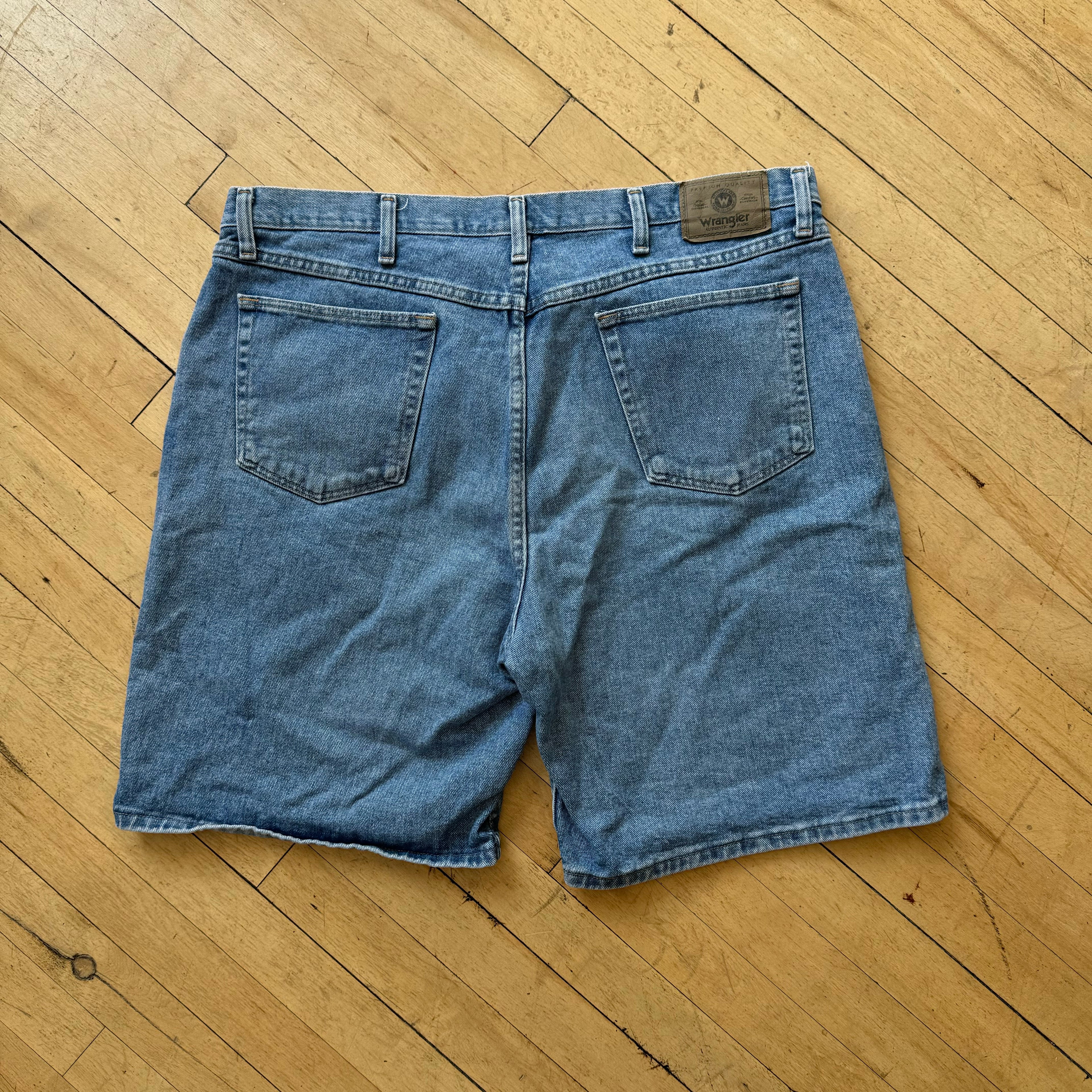 Vintage Wrangler Denim Jean Shorts Sz 40