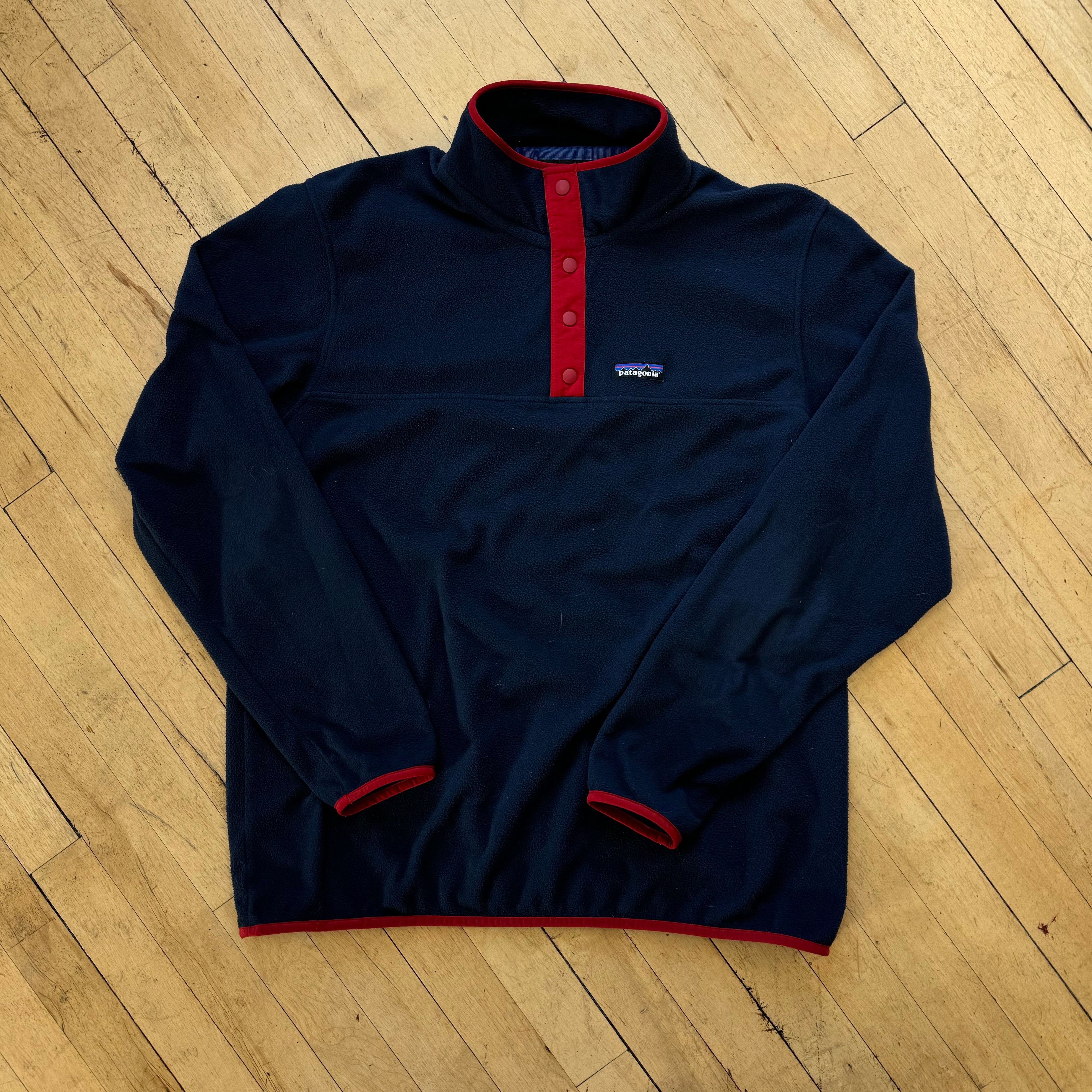 Patagonia Light weight 3 button Fleece Jacket Sz L
