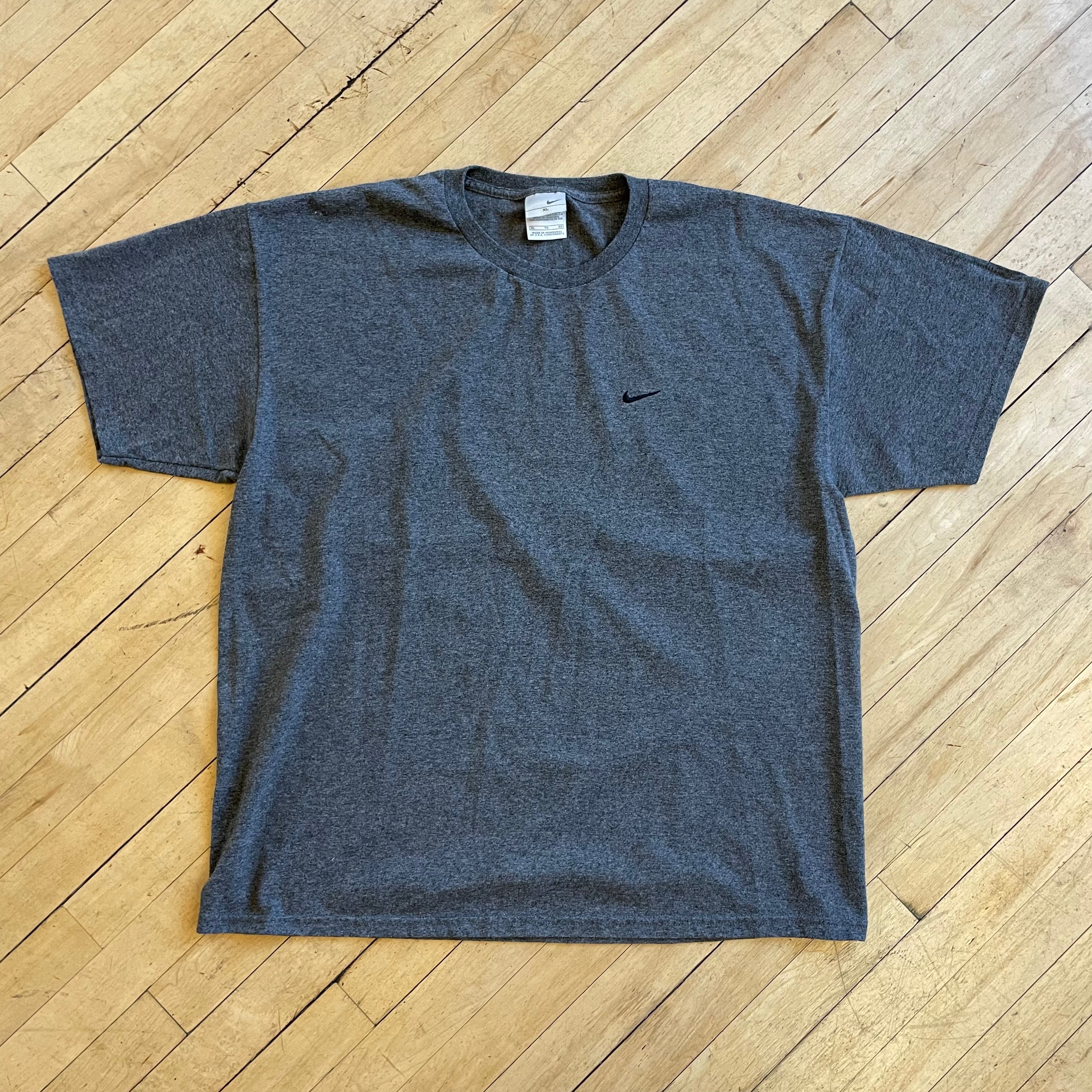 2000s Simple Swoosh Nike T-shirt Sz XL