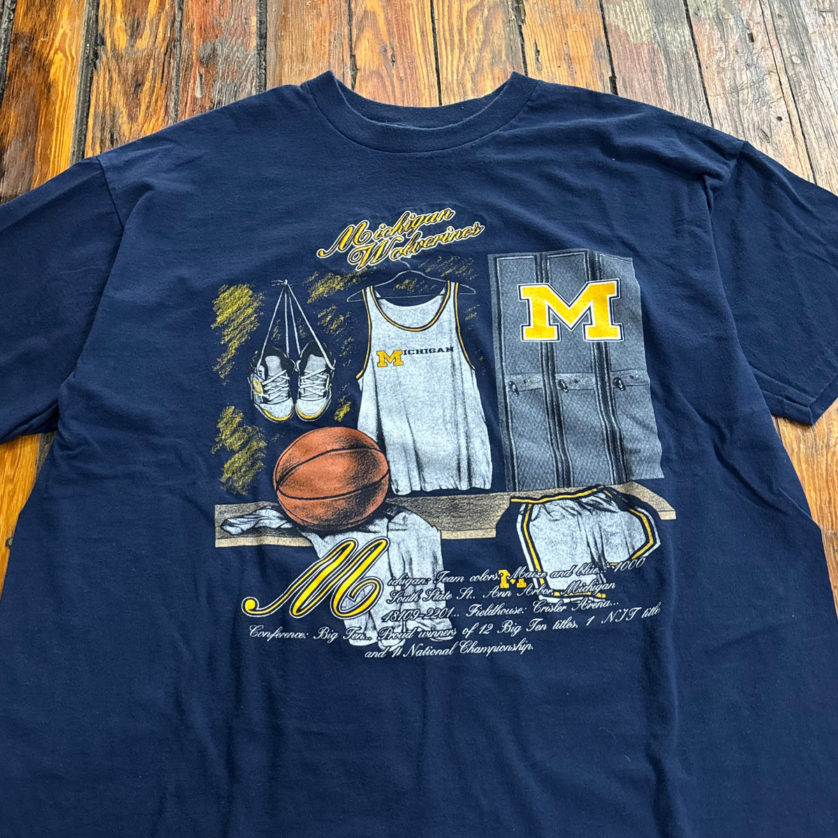 Vintage Michigan Wolverines Locker Nutmeg T-shirt Sz XL