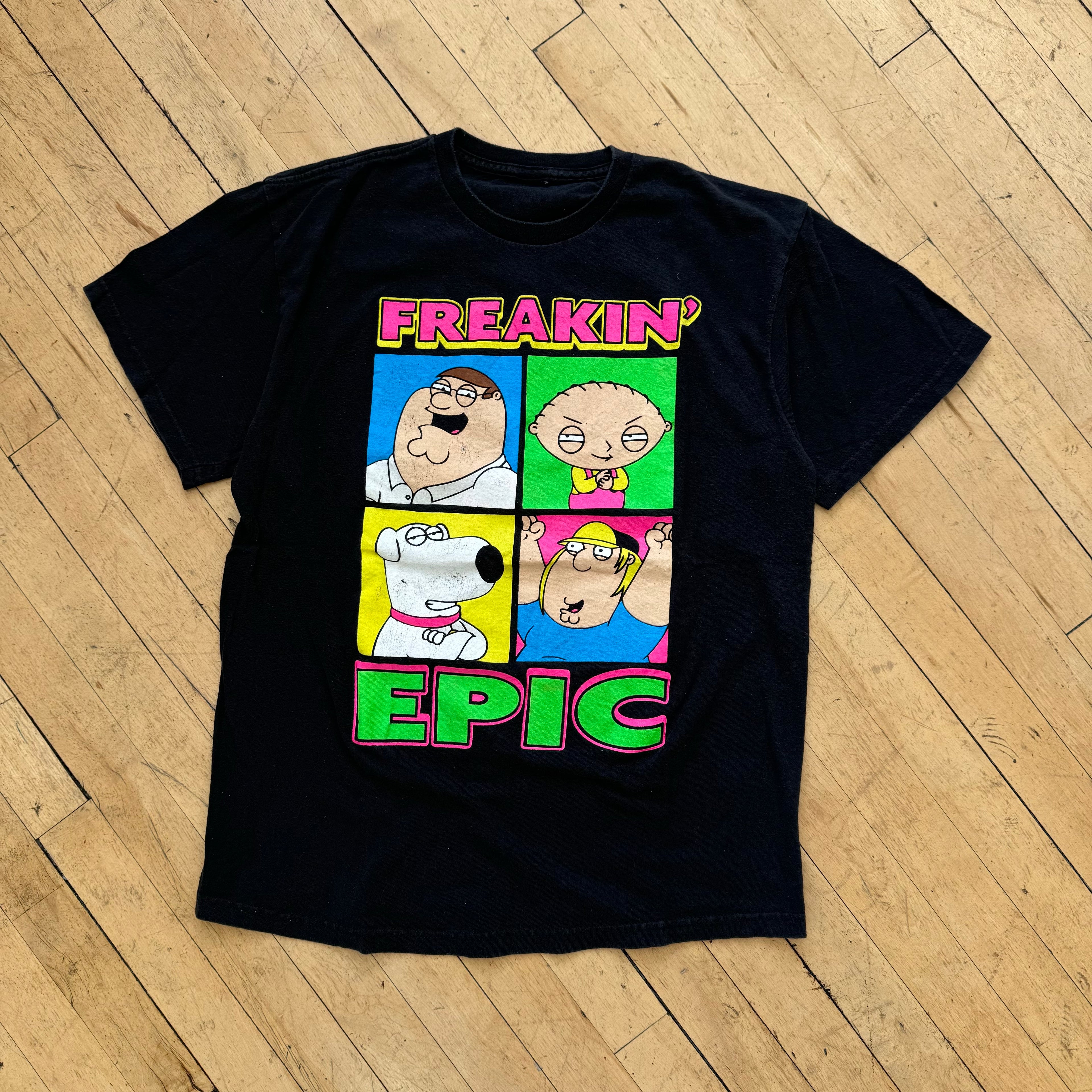 Y2K Freakin Epic Family Guy T-shirt Sz M