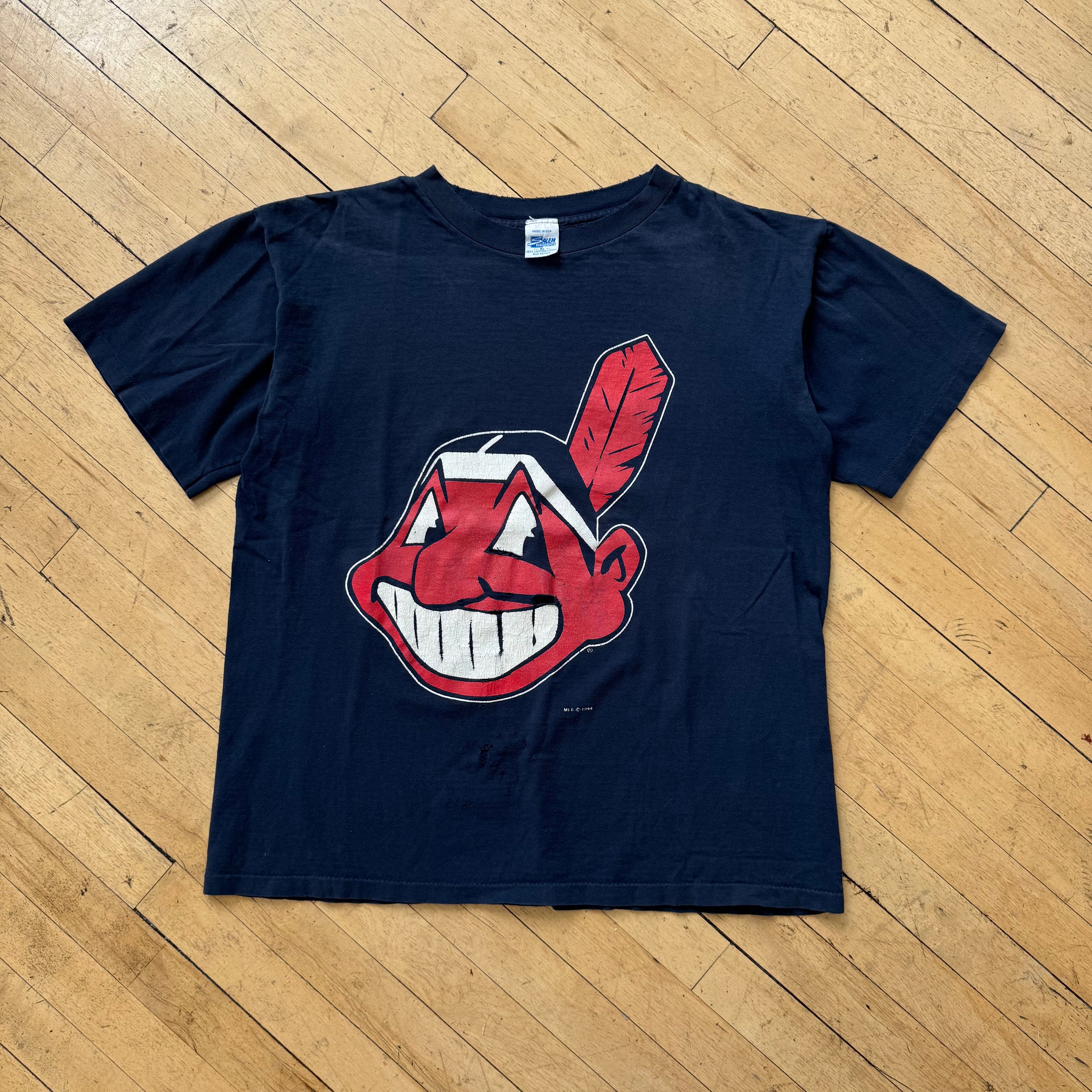 Vintage Thrashed Salem Cleveland Indians T-shirt Sz XL