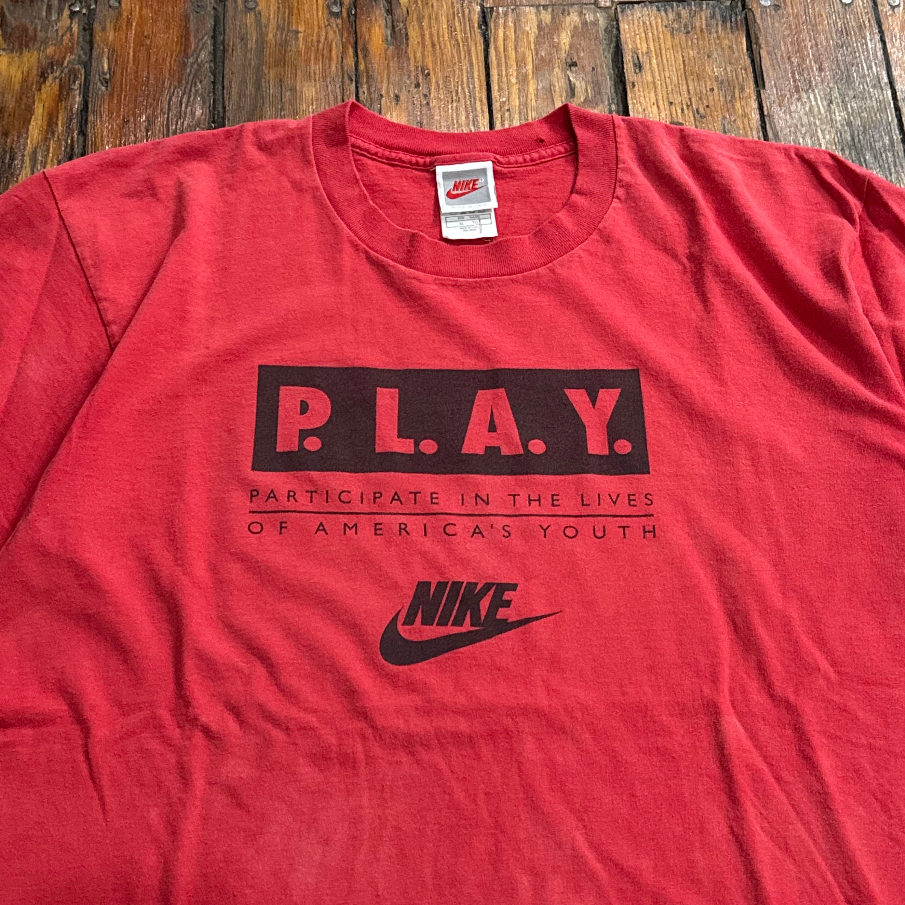 Vintage Nike P.L.A.Y. T-shirt Sz L