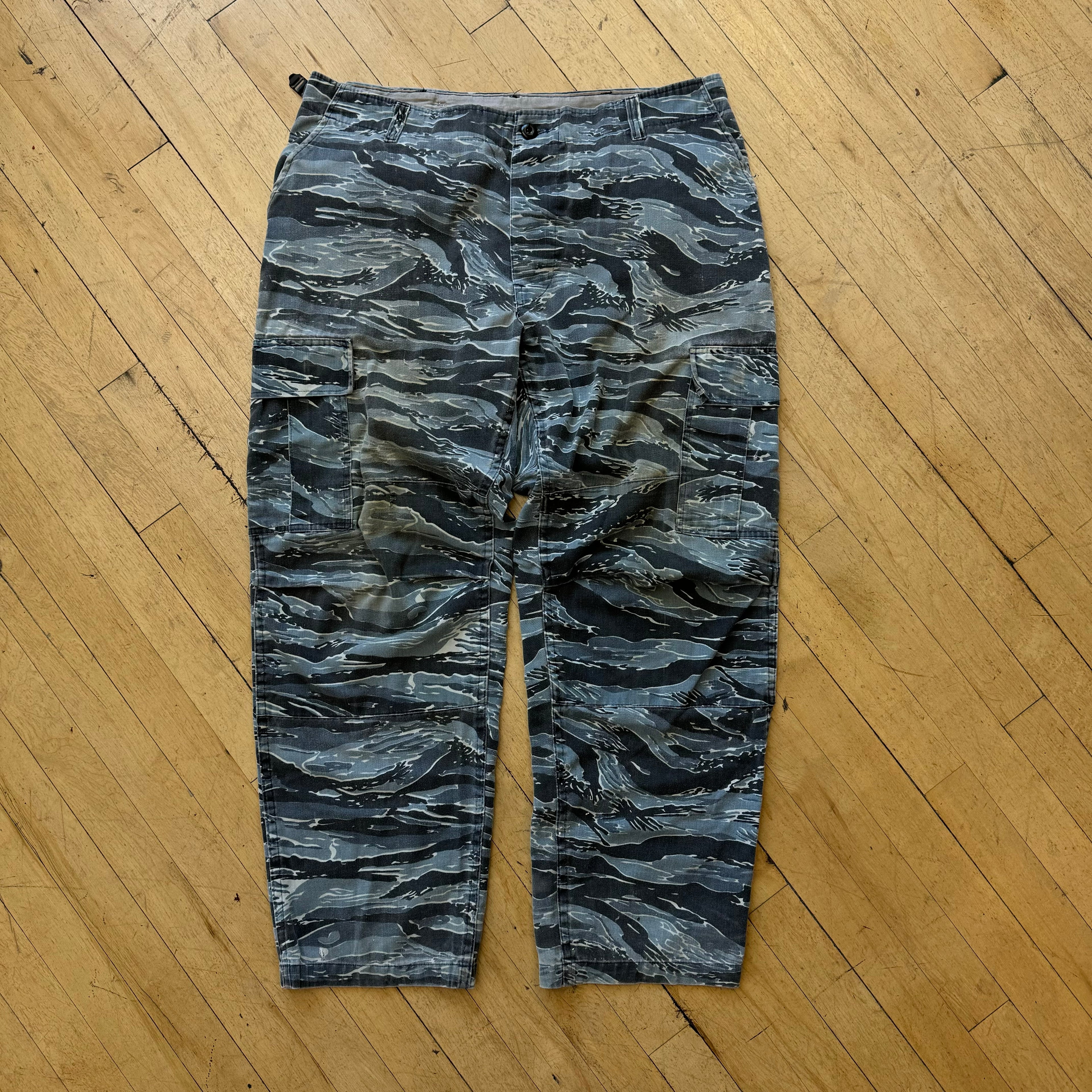 Vintage Artic Camo Cargo Pants Sz 34