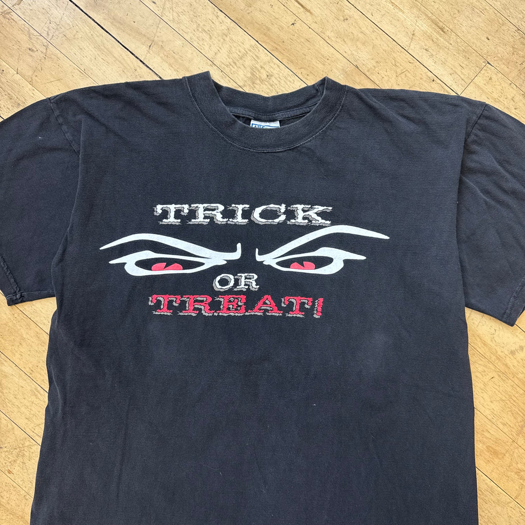 Vintage Trick Or Treat T-shirt Sz XL