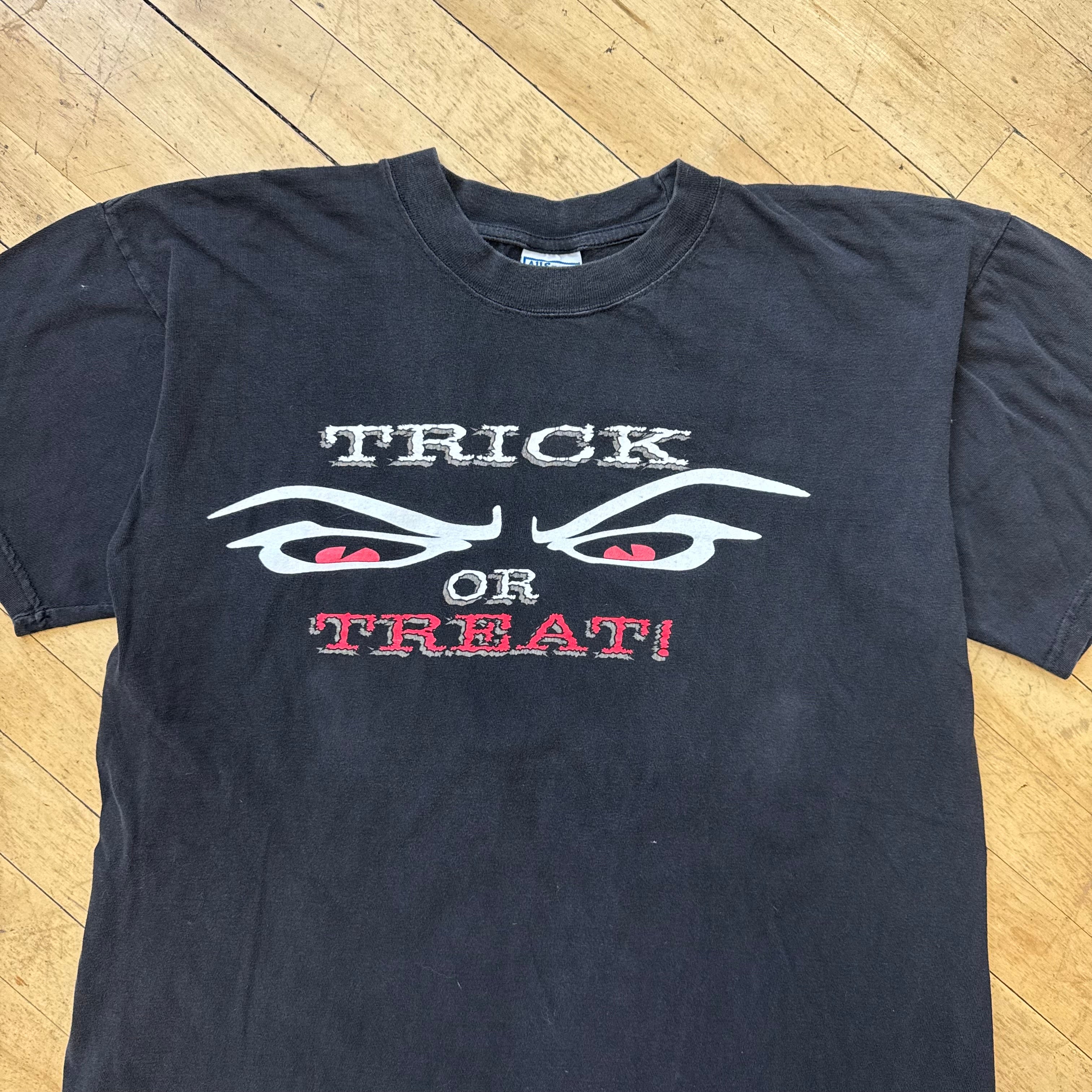 Vintage Trick Or Treat T-shirt Sz XL