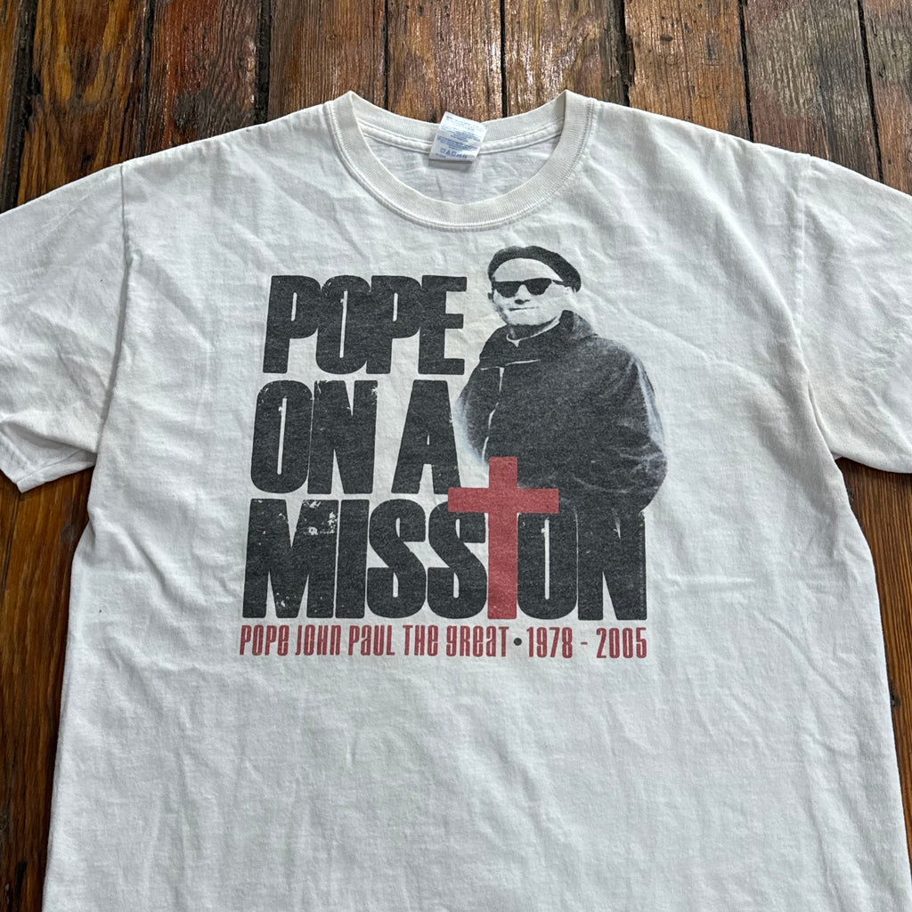 Y2K Pope On a Mission T-shirt Sz M