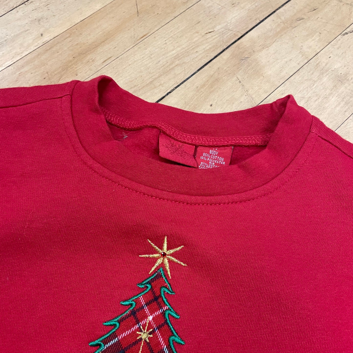 2000a Embroidered Christmas Tree CrewNeck Sz S