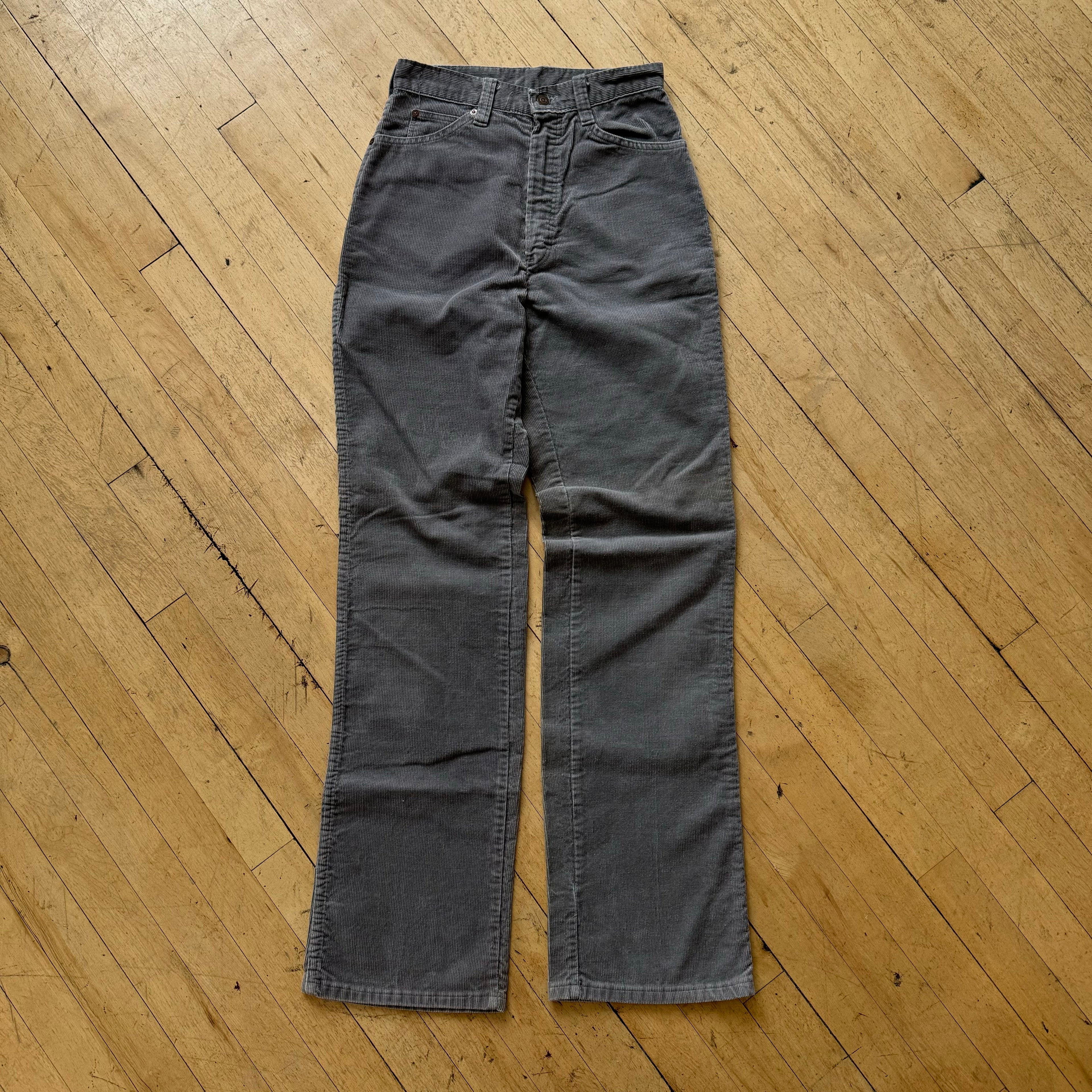 Vintage Levi’s Corduroy Pants Sz 20x30