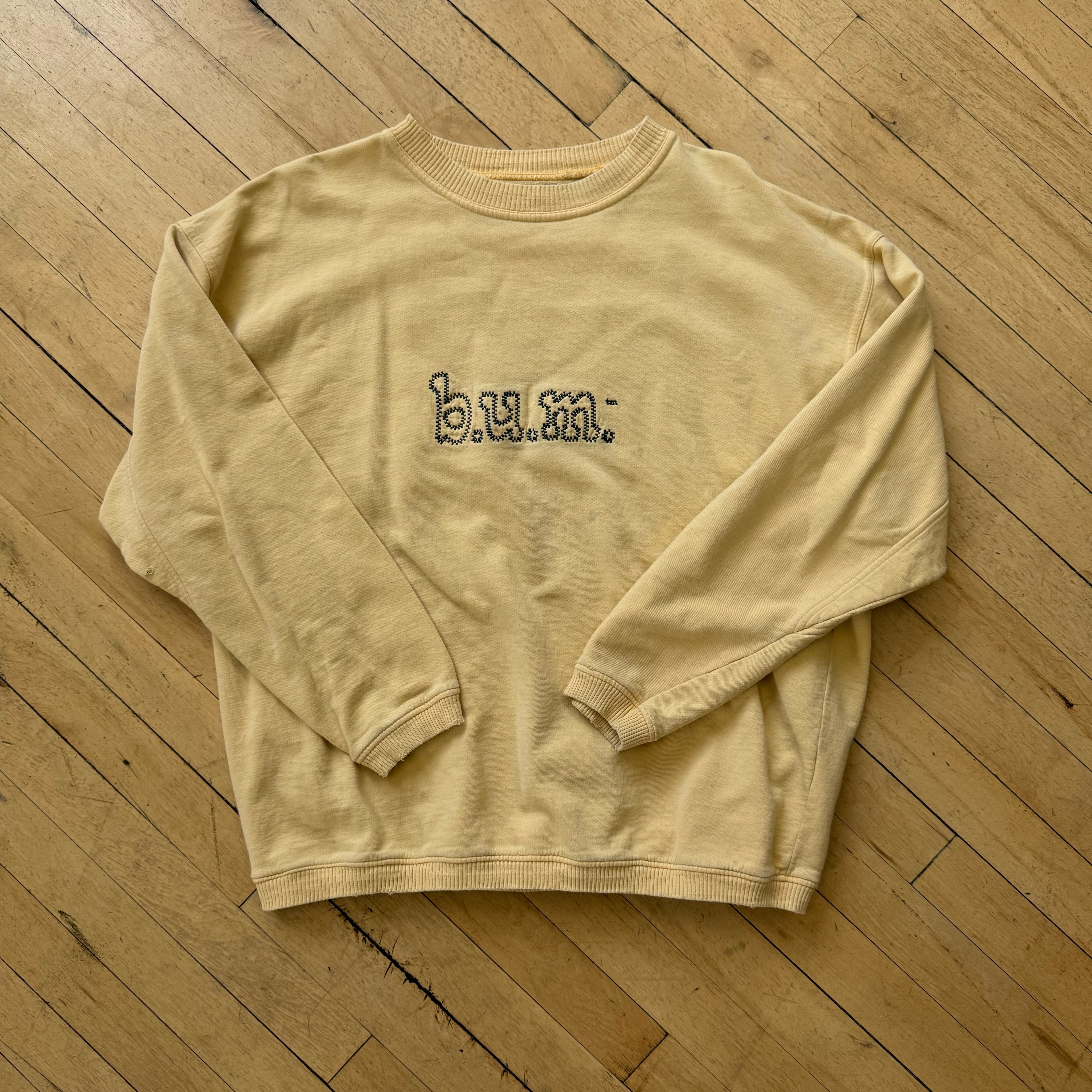 Vintage Embroidered Bum Crewneck Sz M
