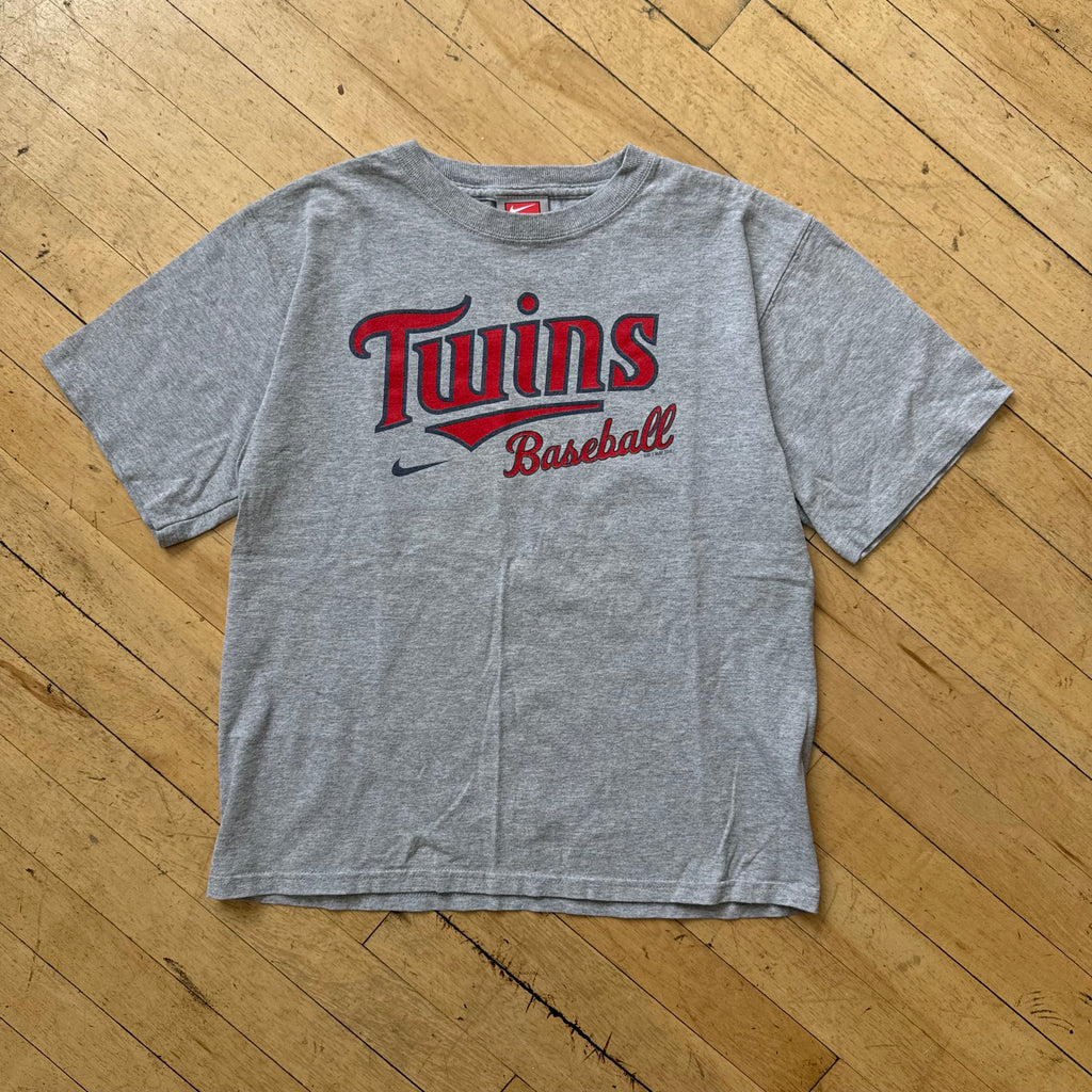 Vintage Nike Twins Baseball T-shirt Sz YTH M