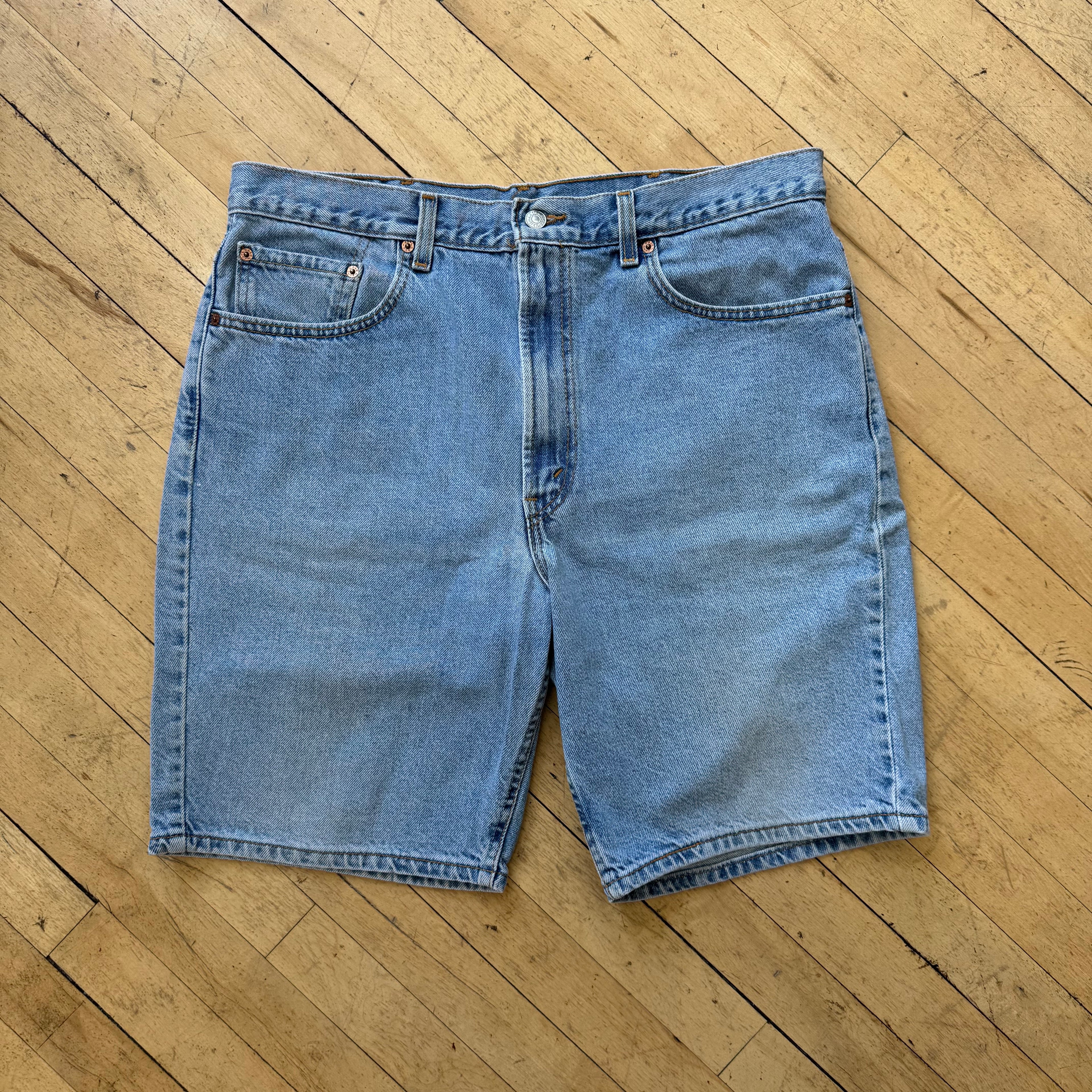 Vintage Levi 505 Denim Jean Shorts Sz 38