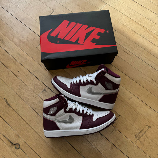 Jordan 1 Retro Bordeaux Sz 9.5 (Used)