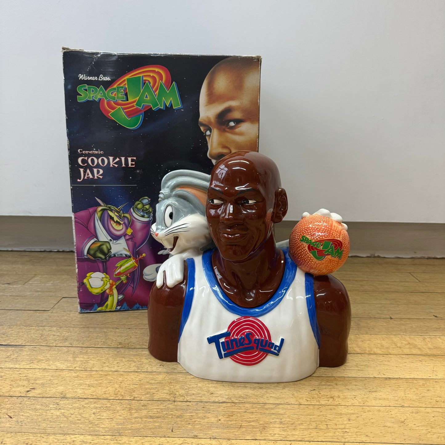 Vintage 1996 SpaceJam Ceramic Cookie Jar (Brand New)