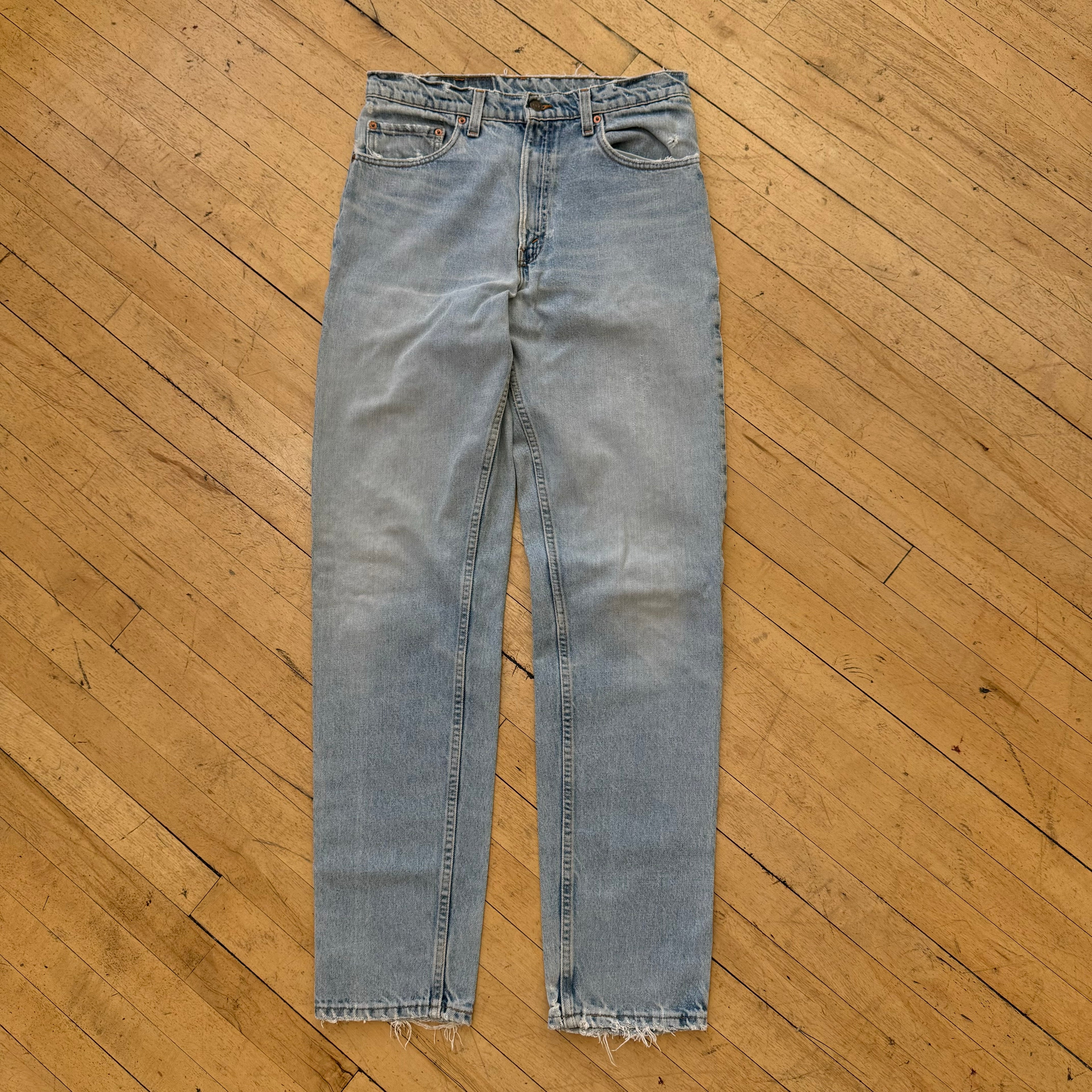 Vintage Levi 550 Light wash denim Jeans Sz 33x36