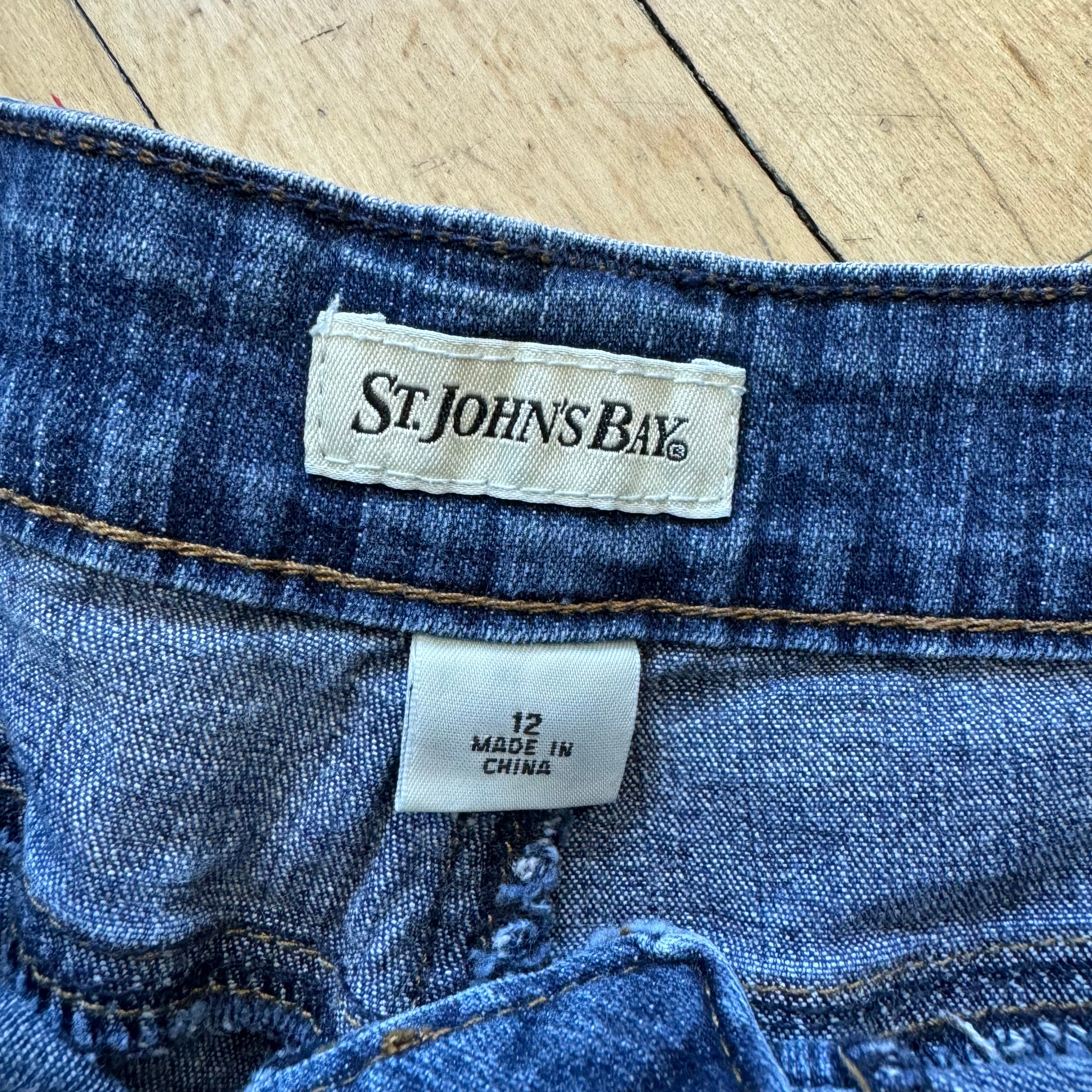 Vintage Woman’s St. John’s Bay Denim Jean Shorts Sz 12