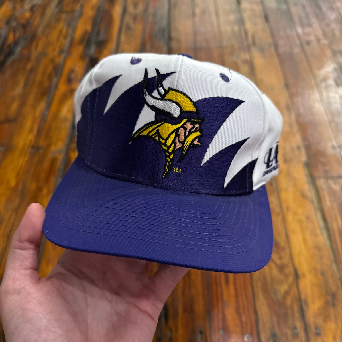 Vintage Minnesota Vikings Logo Athletic Pro Line Shark Tooth Snapback Hat (NEW)