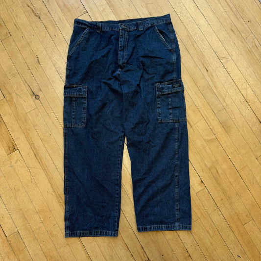 Vintage Wrangler Dark wash Cargo Jeans Sz 40x30