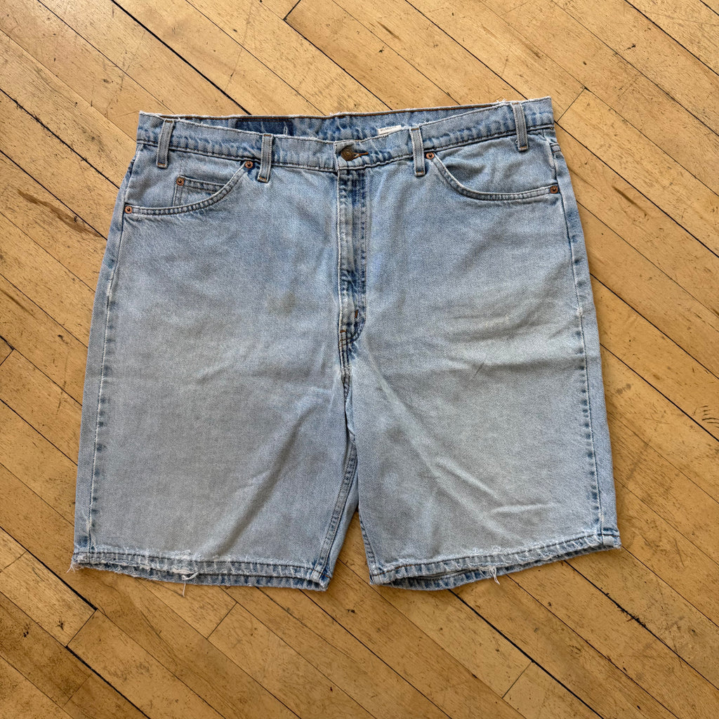 Vintage Levi’s 550 Light Wash Denim Jeans Sz 42
