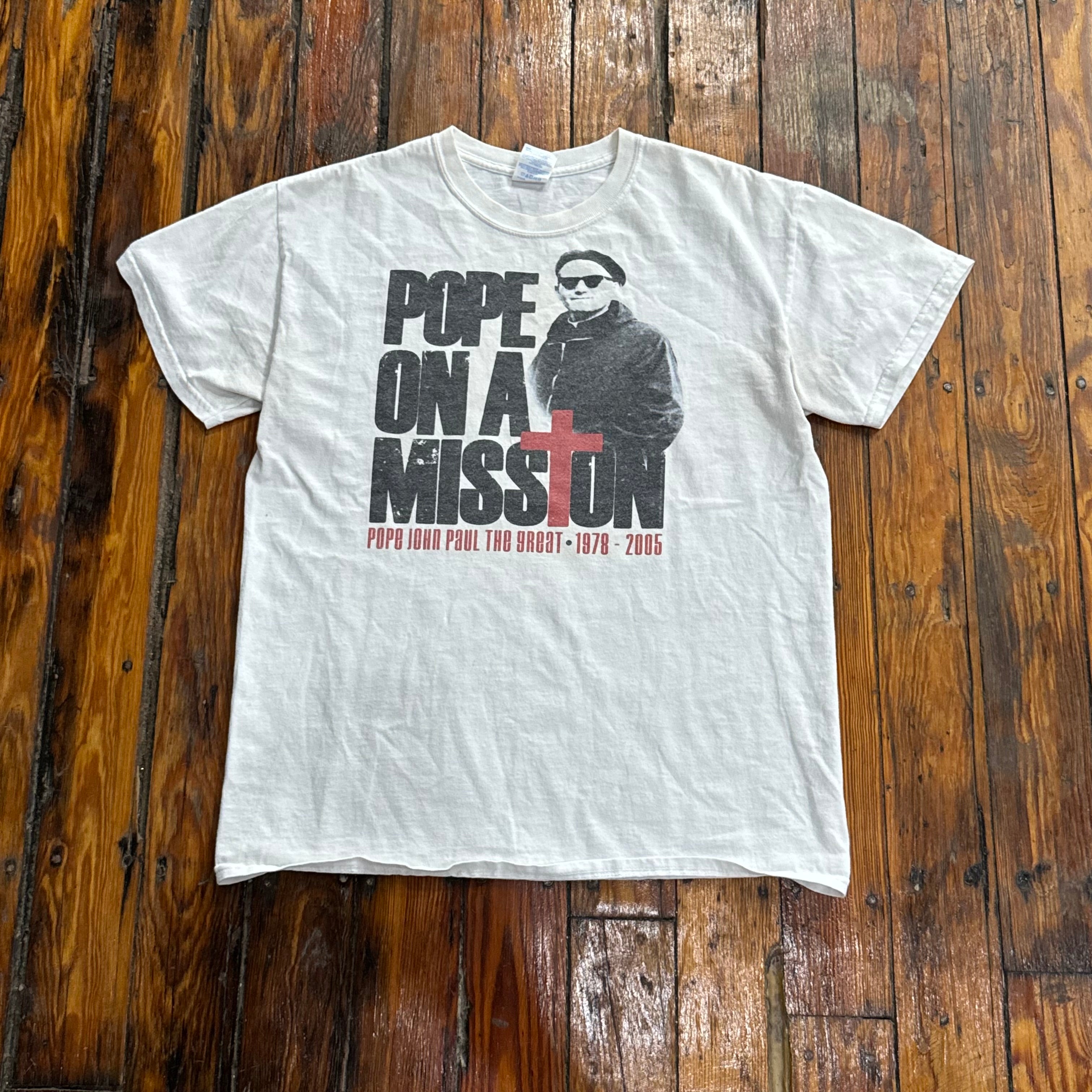 Y2K Pope On a Mission T-shirt Sz M