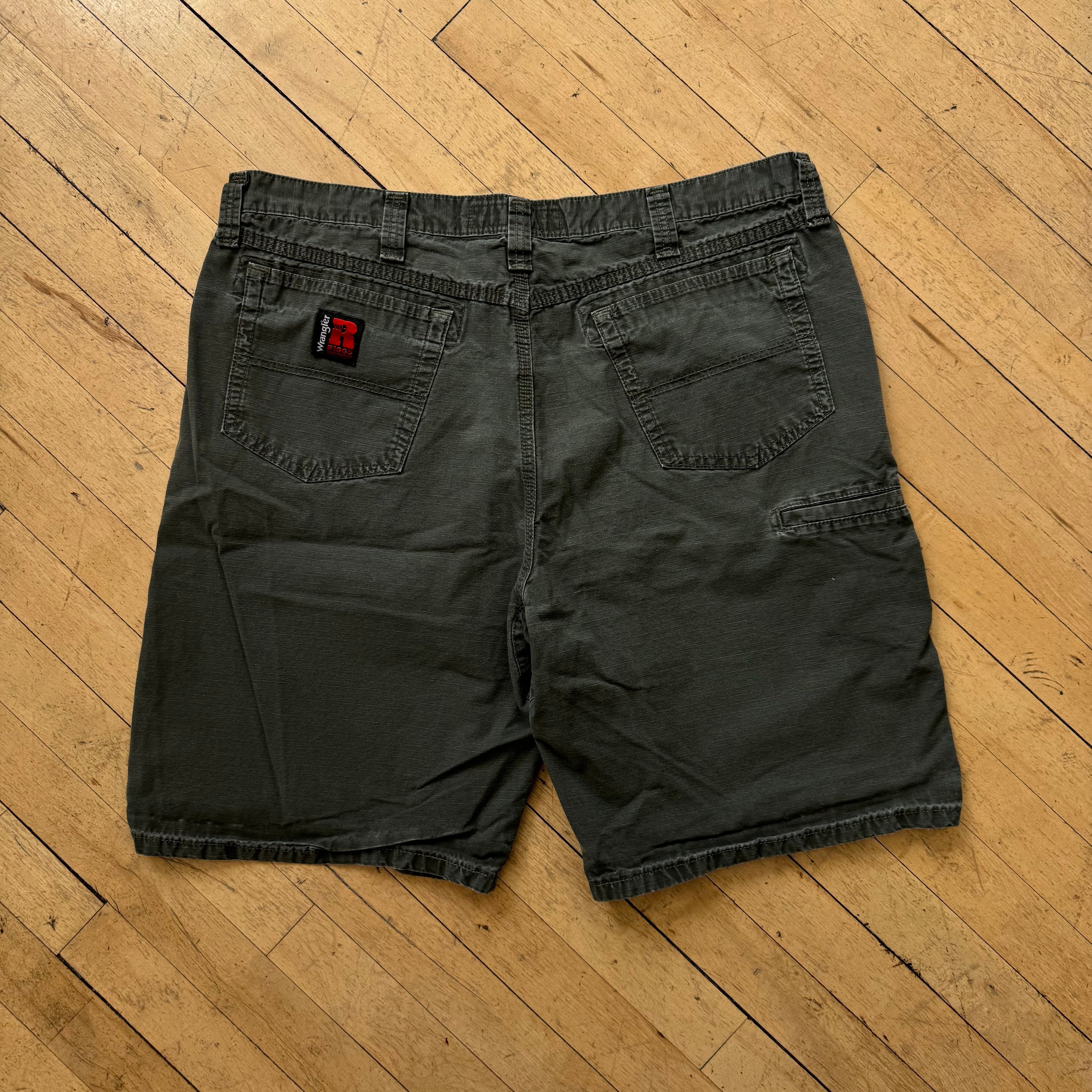 Vintage Wrangler Riggs Olive Khaki Shorts Sz 38