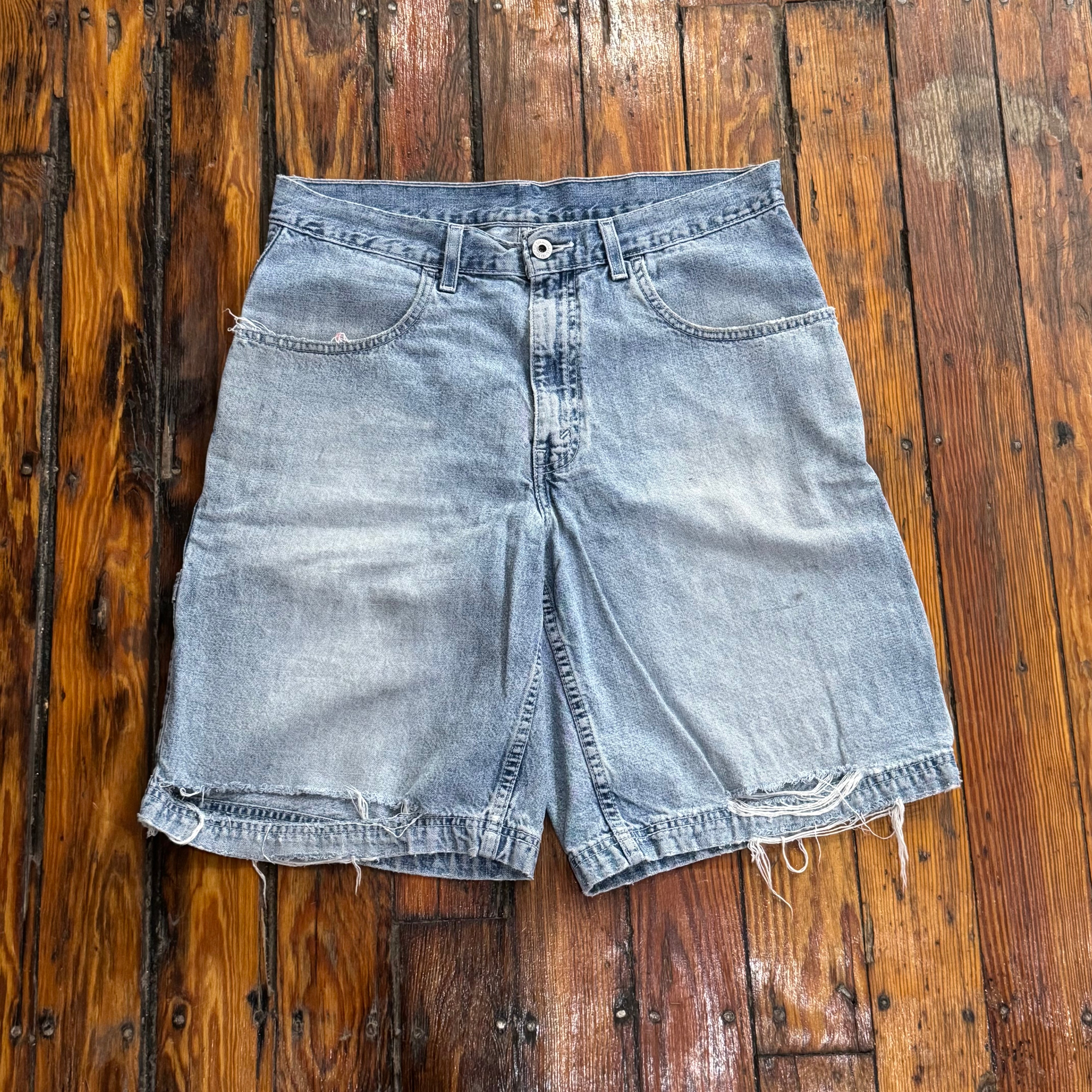 Vintage Thrashed Levi’s Denim Jean Shorts Sz 32