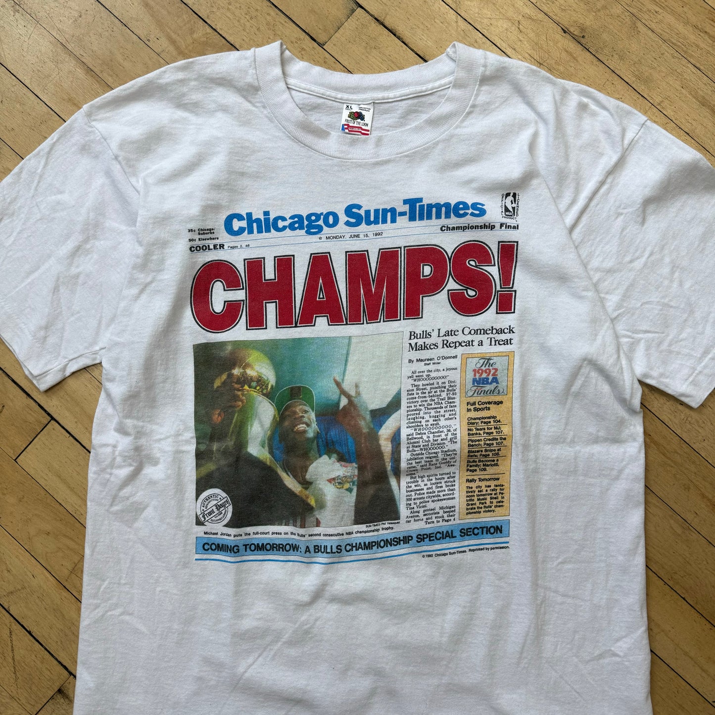 Vintage Chicago Bulls Champs News Paper T-shirt Sz XL