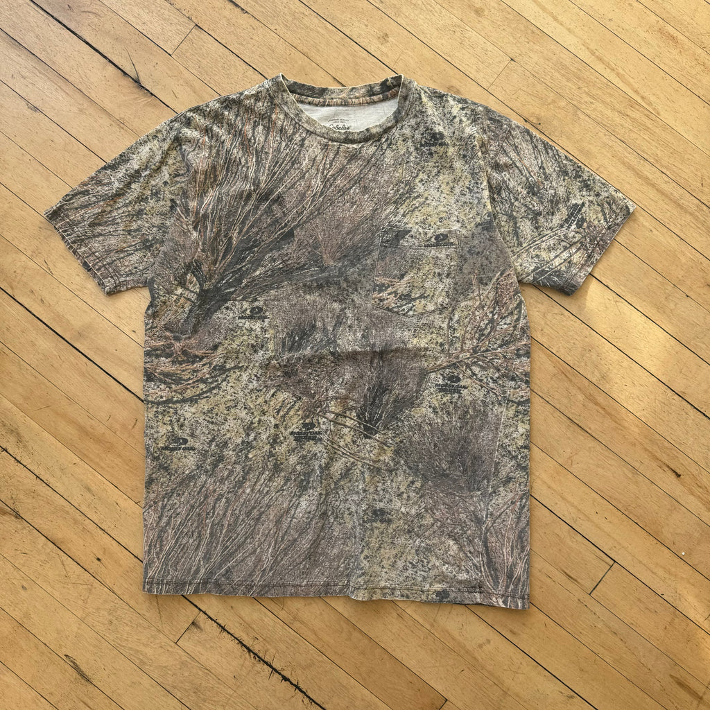 Vntg Light Camo Cabelas T-shirt Sz L