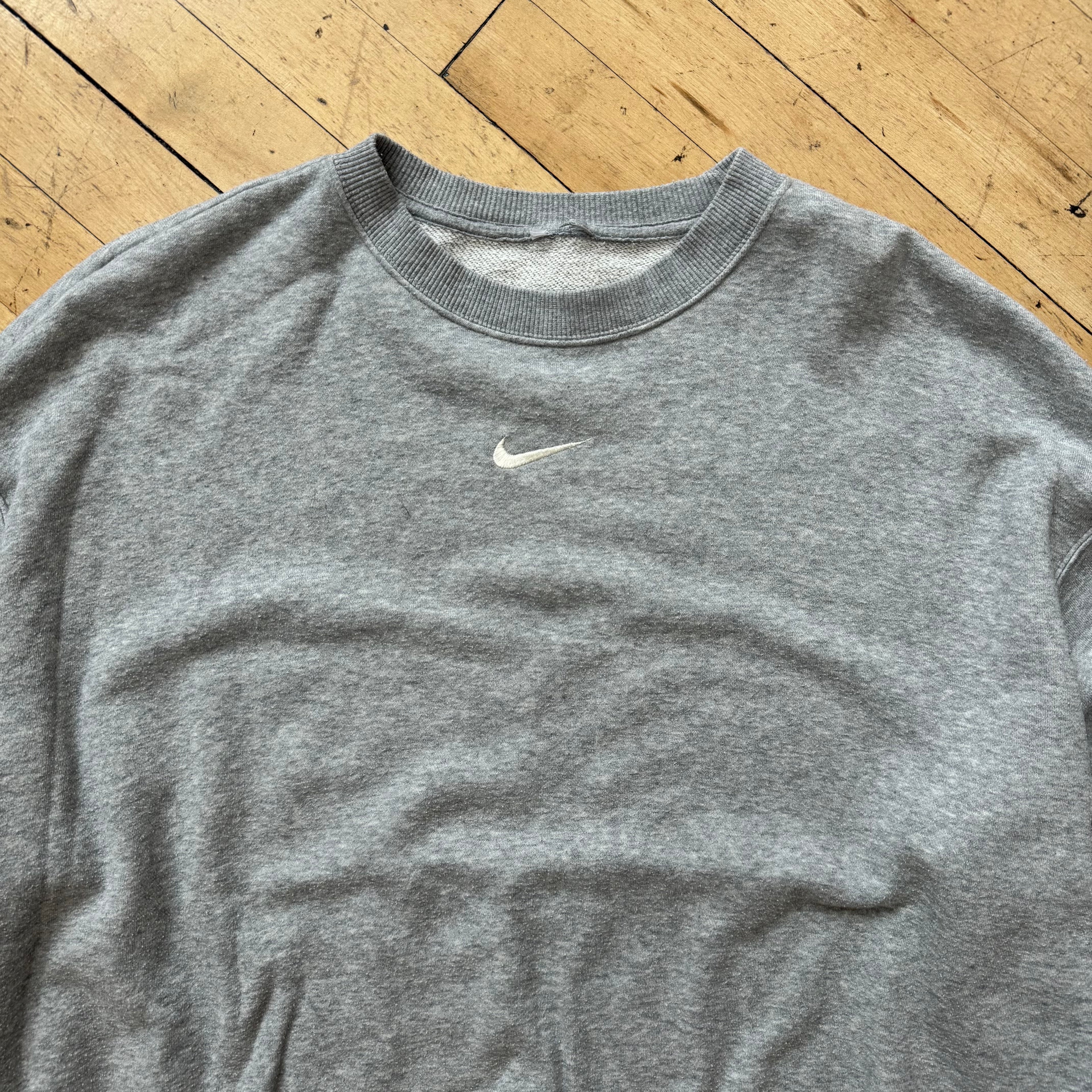 Y2K Nike Center Swoosh Crewneck Sz L