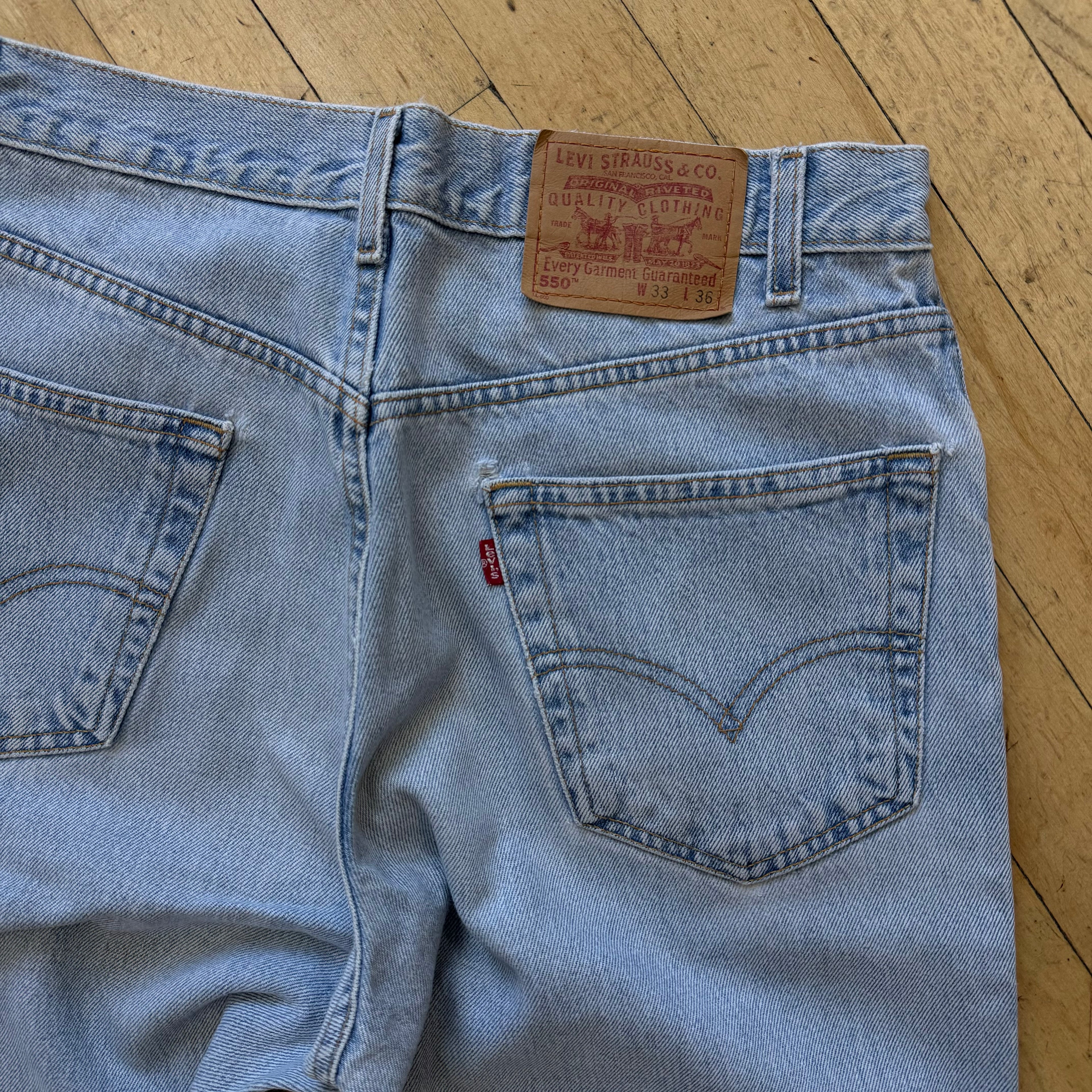 Vintage Levi 550 Light Wash Denim Jeans Sz 33x36