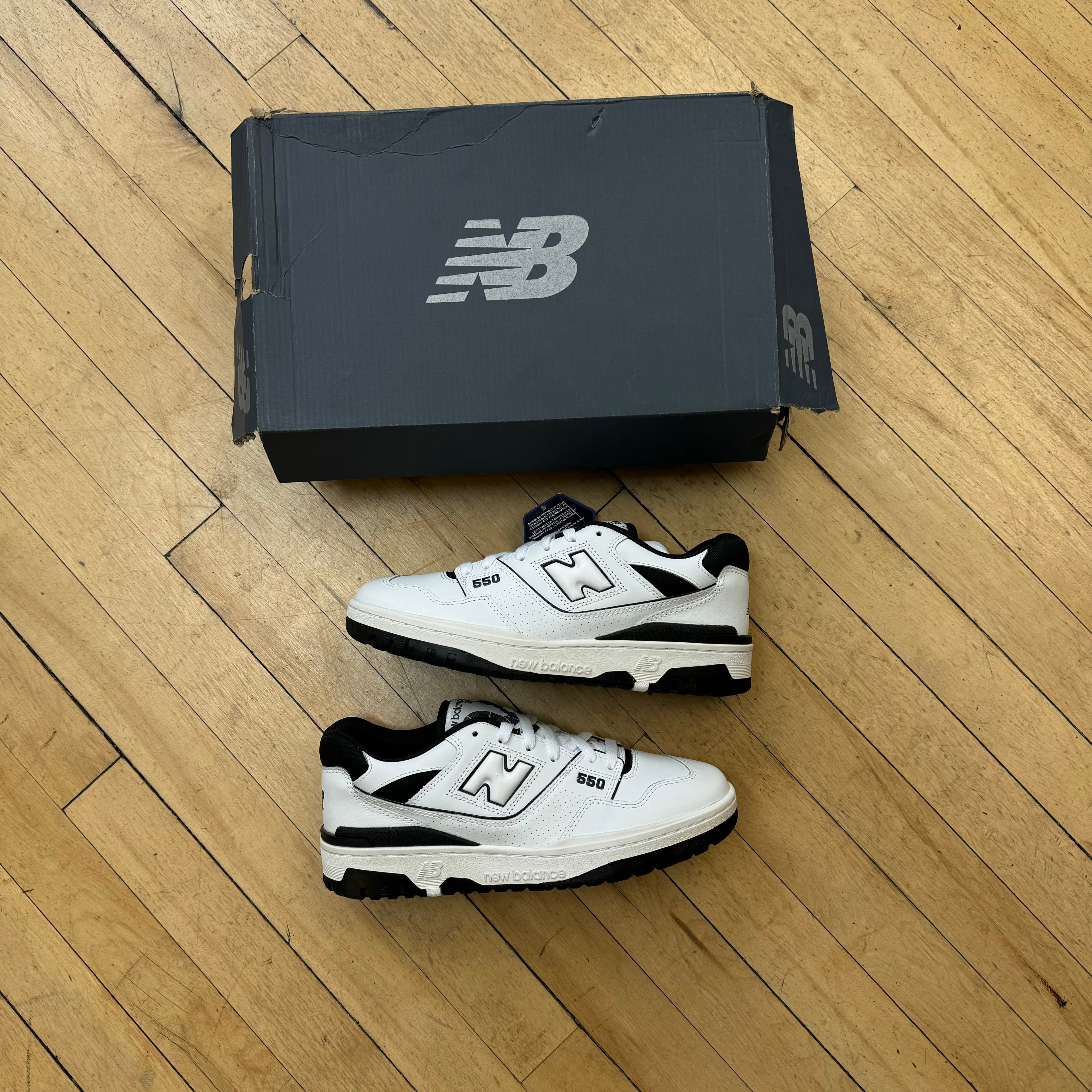 New Balance 550 BLK / White Sz 9 (DS)