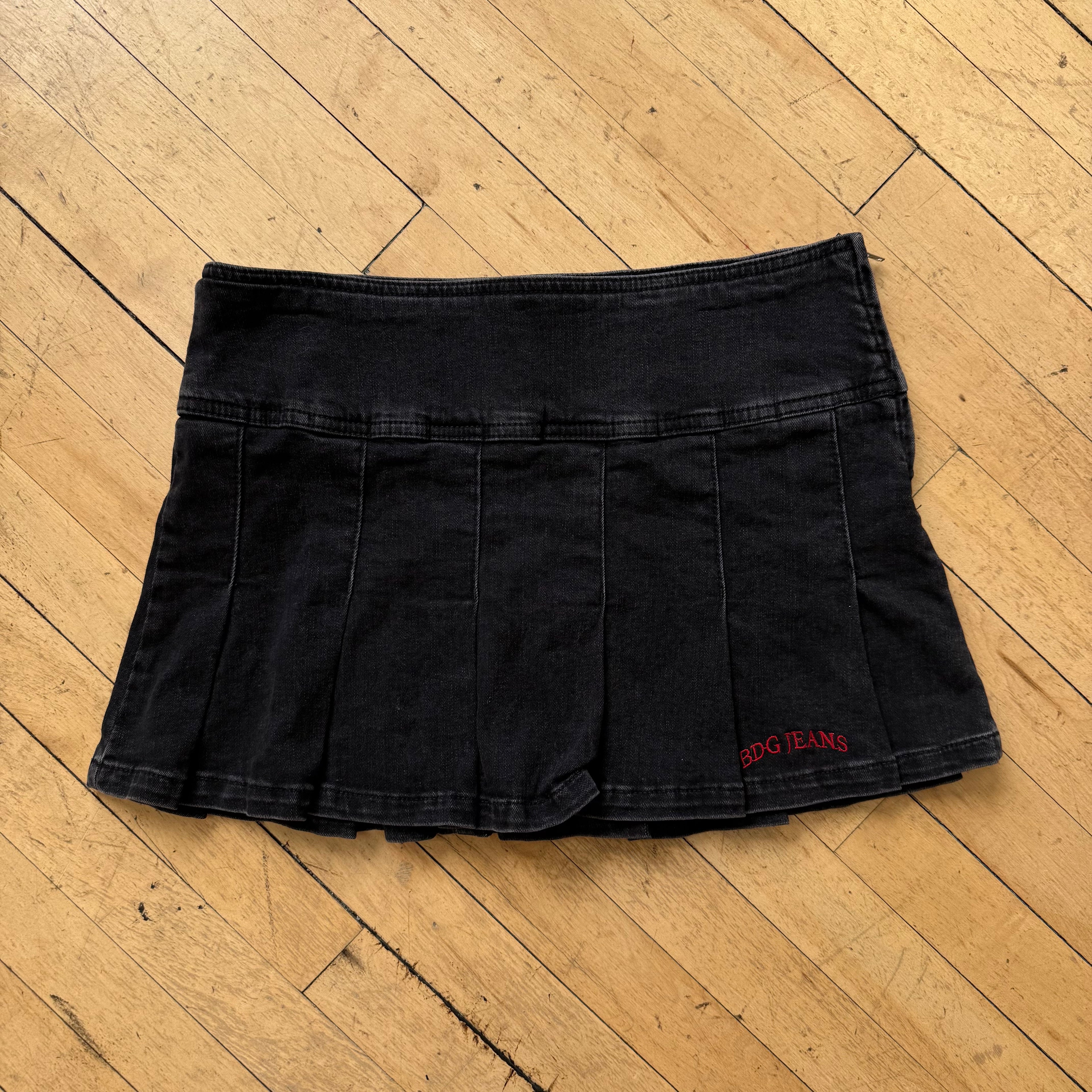 Y2K BDG Skirt Sz L (New)