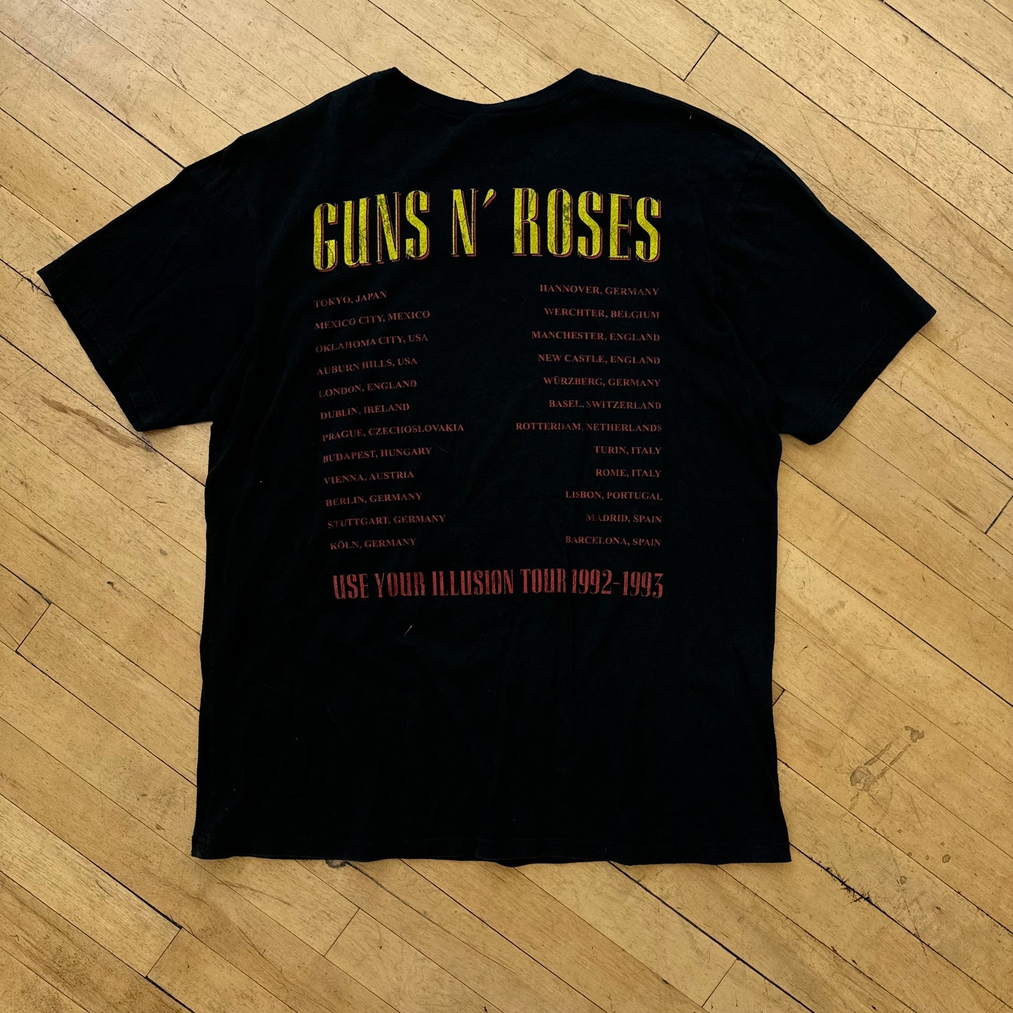 Y2K 05’ Guns & Roses Tour T-shirt Sz L