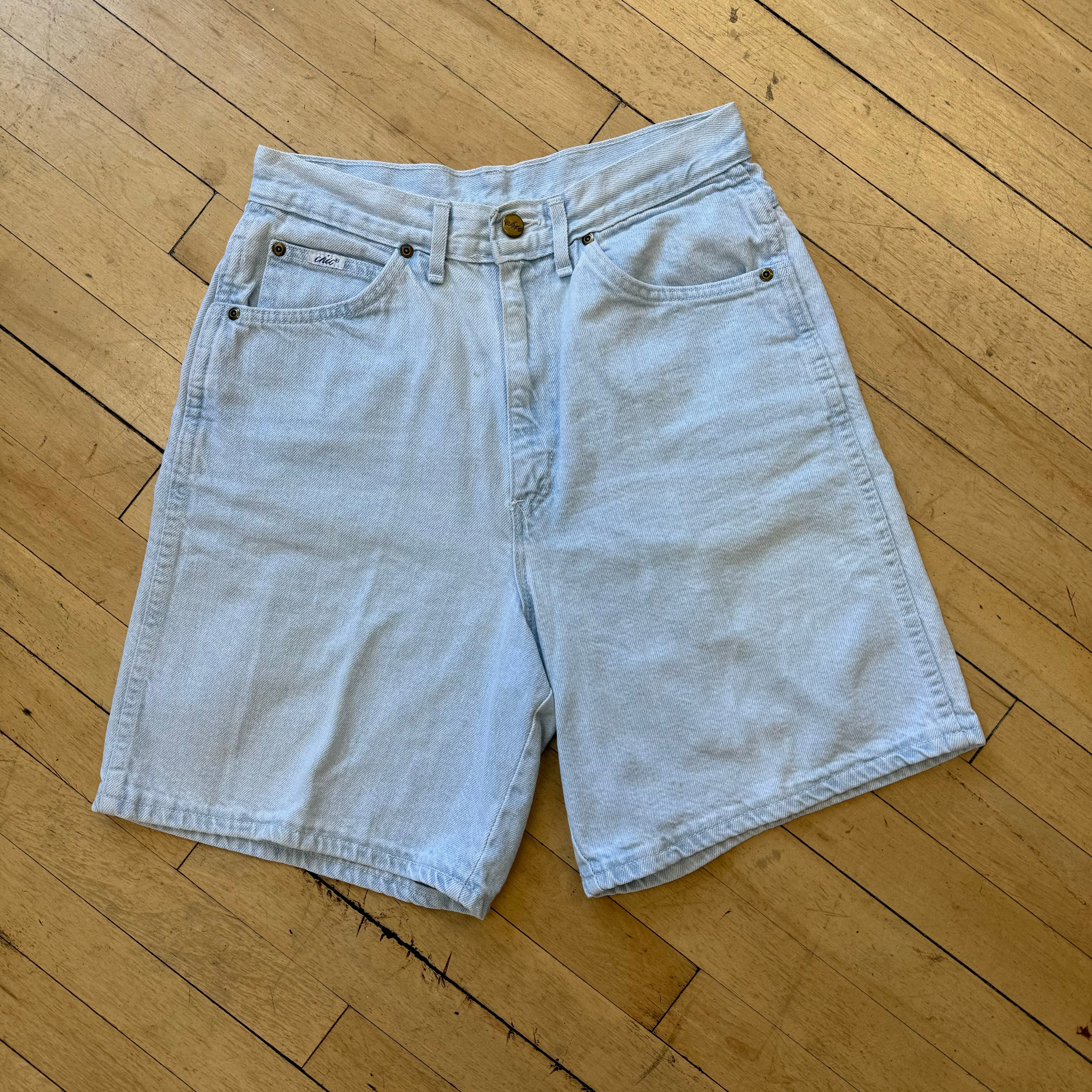 Vintage Women’s Chic Denim Jean Shorts Sz 12