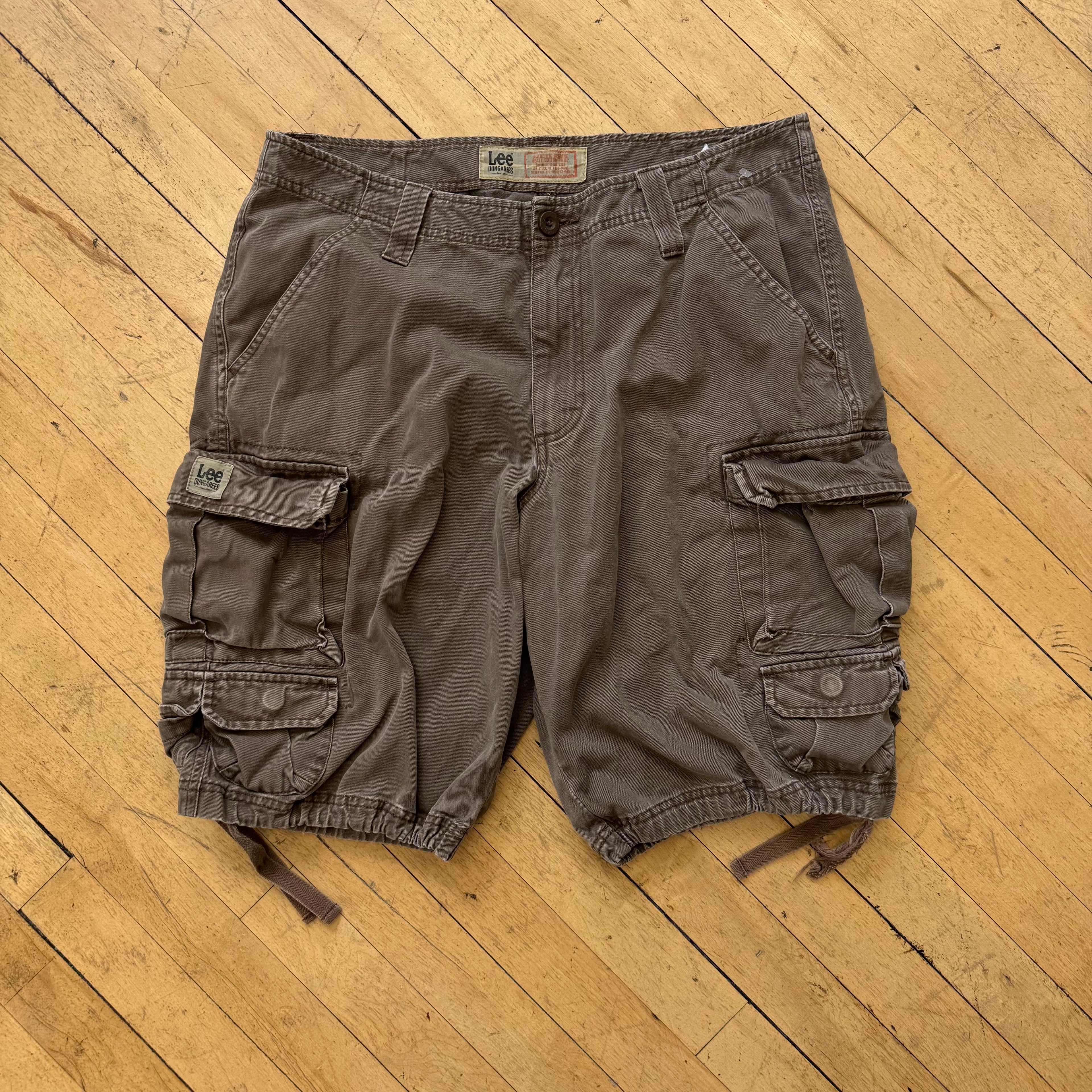 Vintage Lee Cargo Khaki Shorts Sz 32