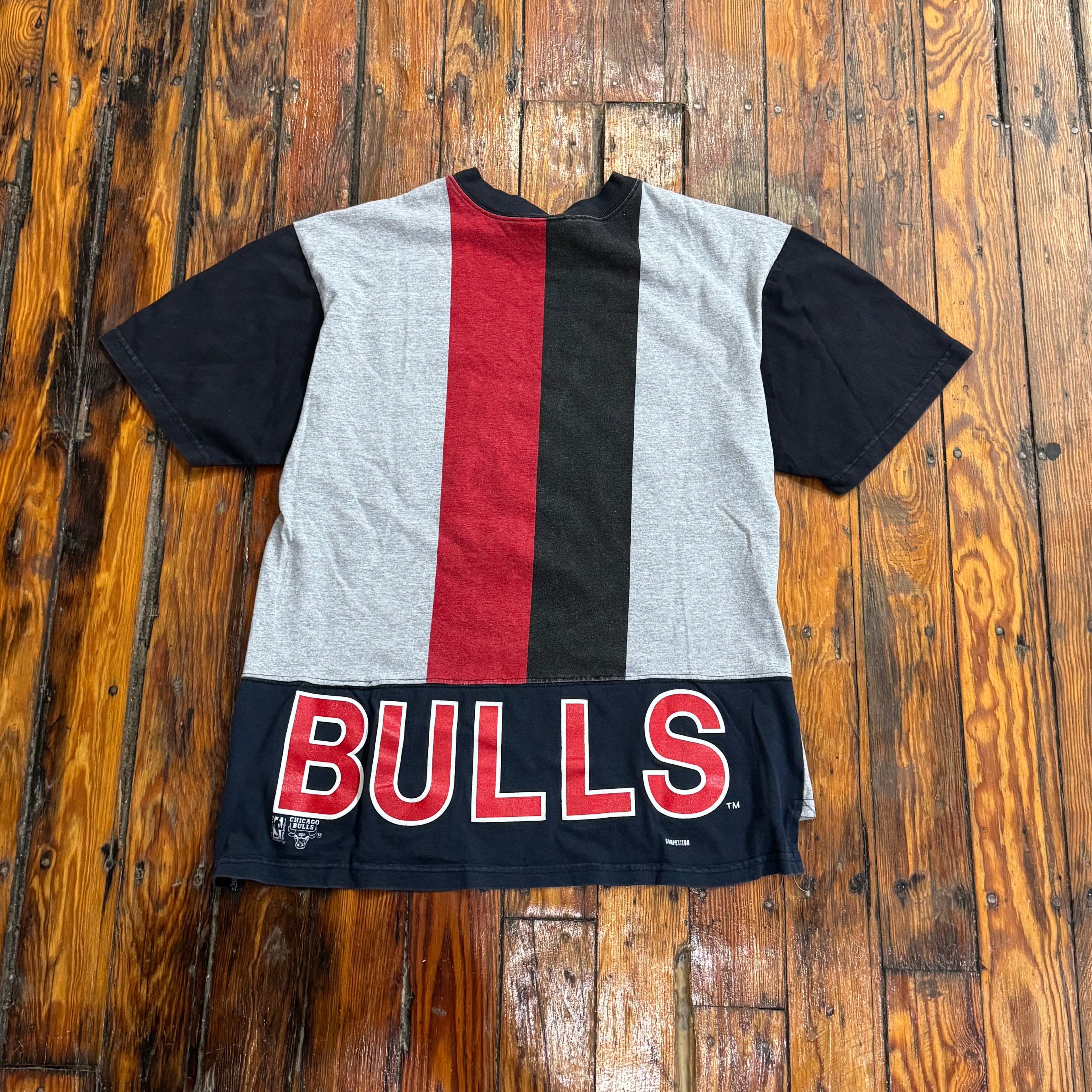 Vintage Chicago Bulls Striped Logo T-shirt Sz M