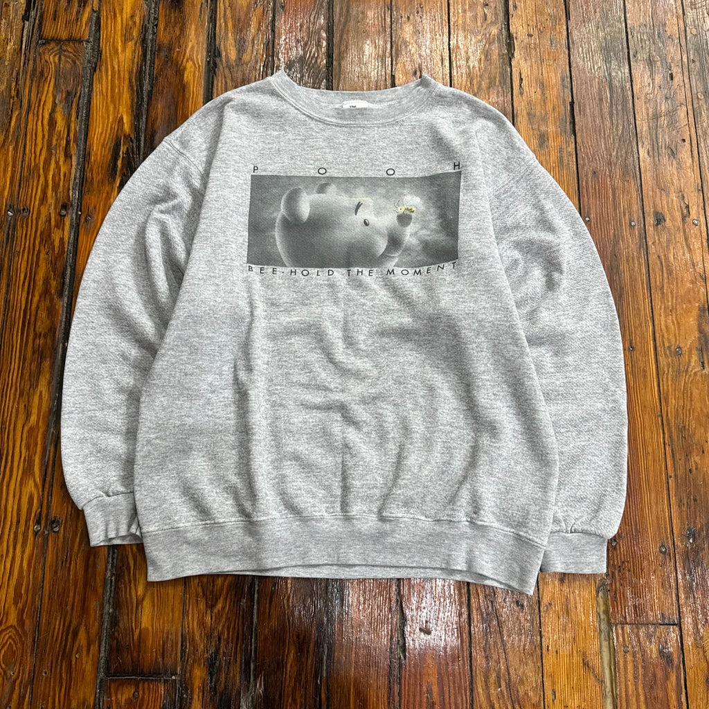 Vintage Pooh Bee Hold the Moment CrewNeck Sz L