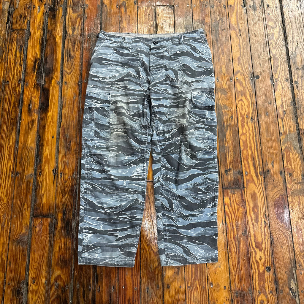 Vintage Artic Camo Khaki Pants Sz 34