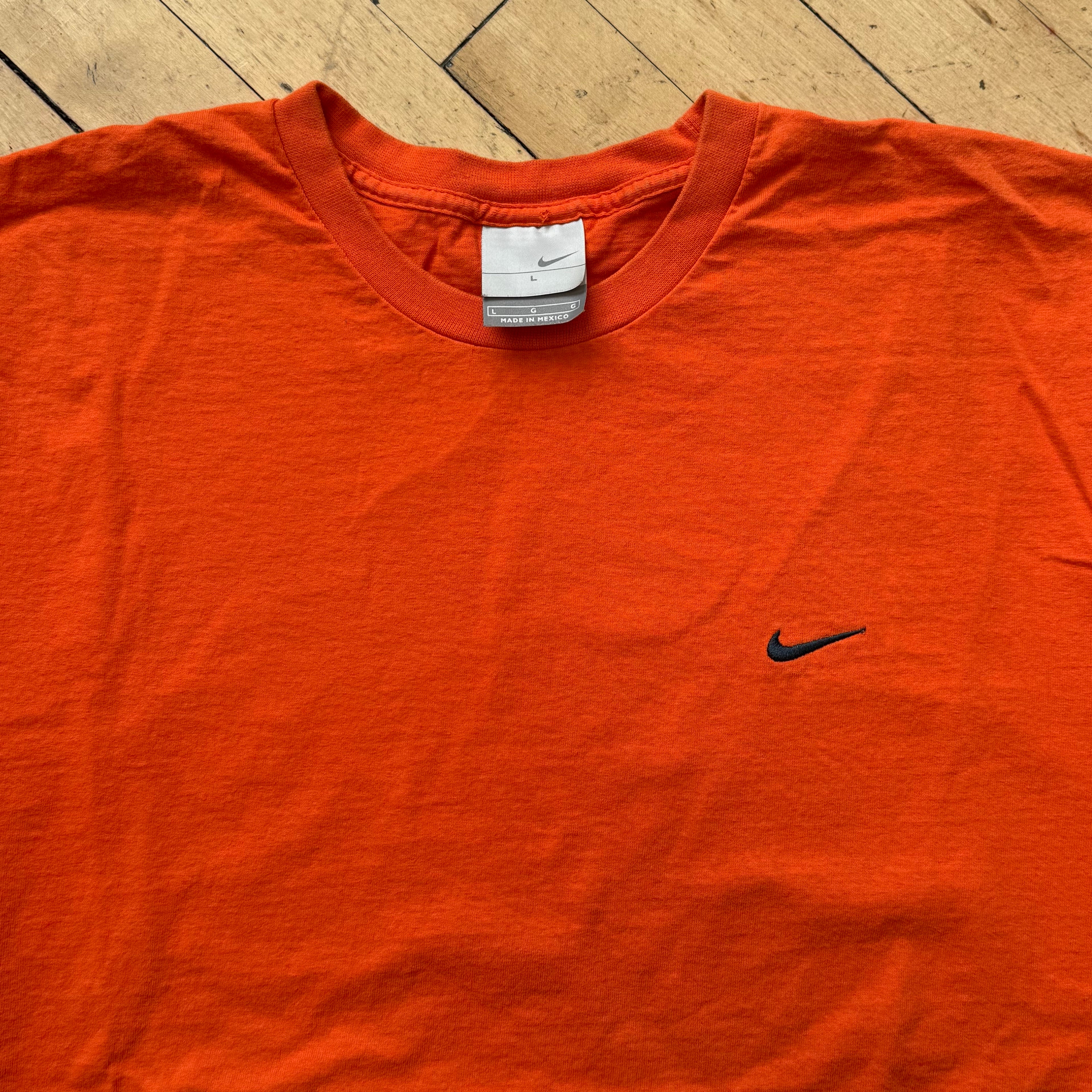 Vintage Simple Swoosh Orange Nike T-shirt Sz L