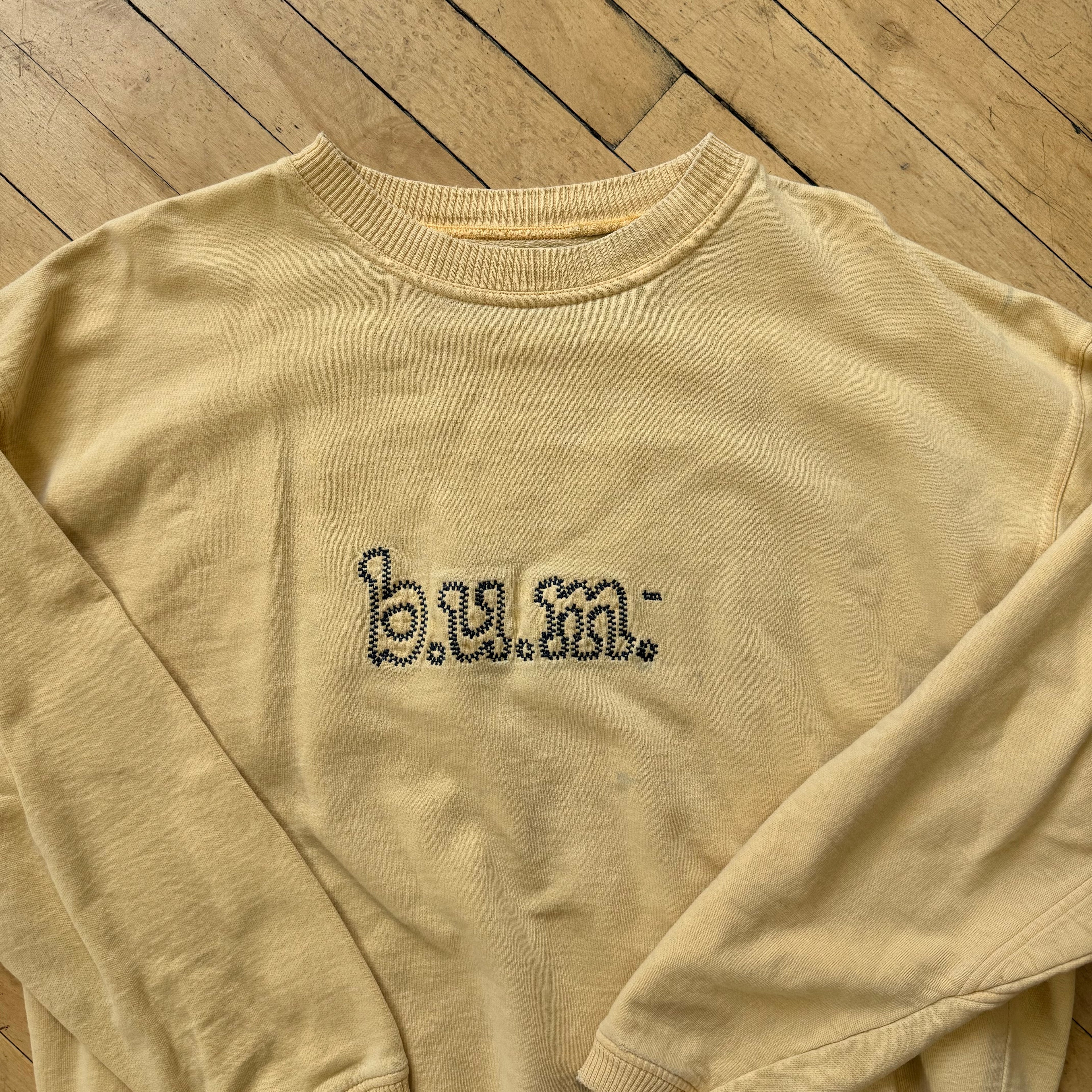 Vintage Embroidered Bum Crewneck Sz M