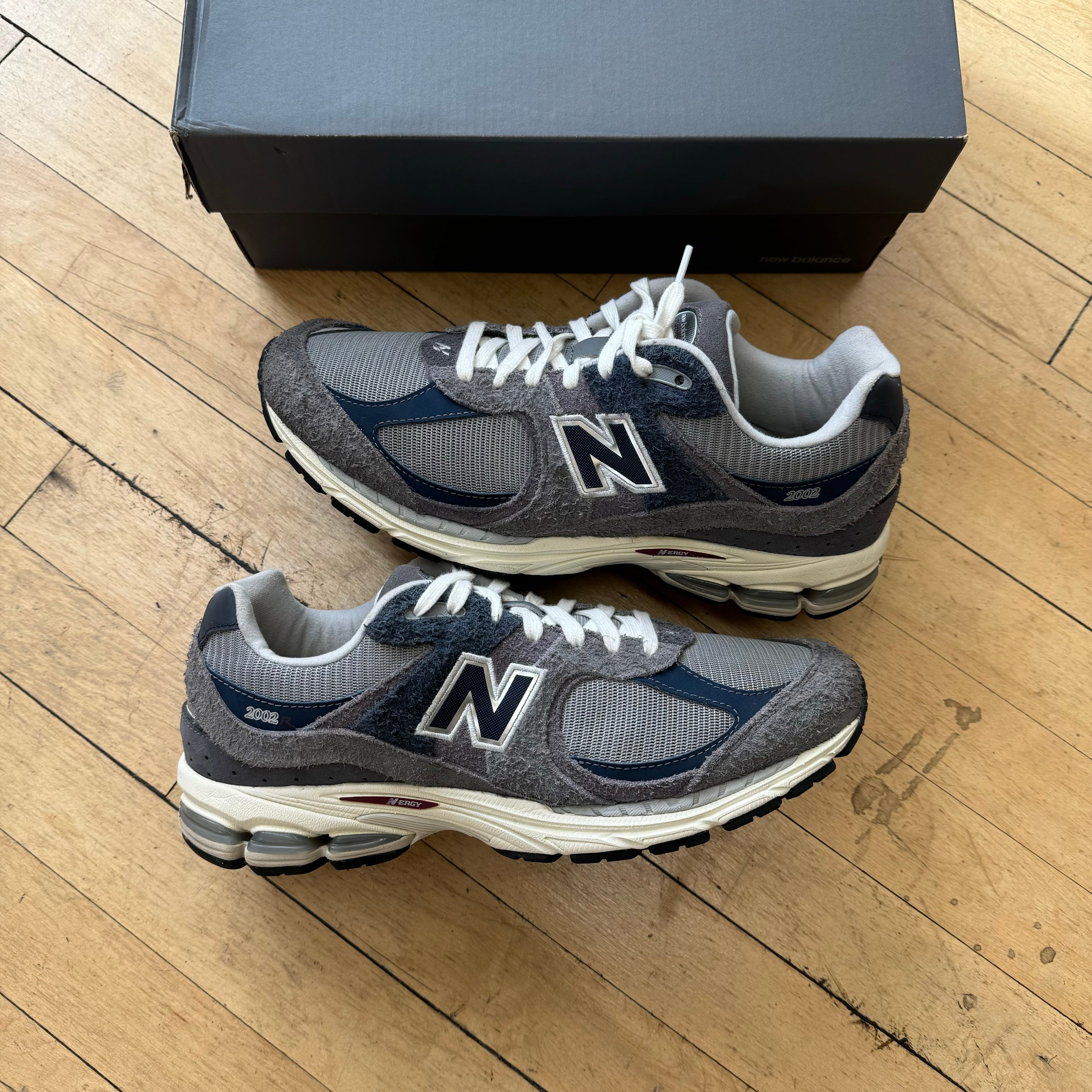 New balance 2002R Sz 11 (Used)