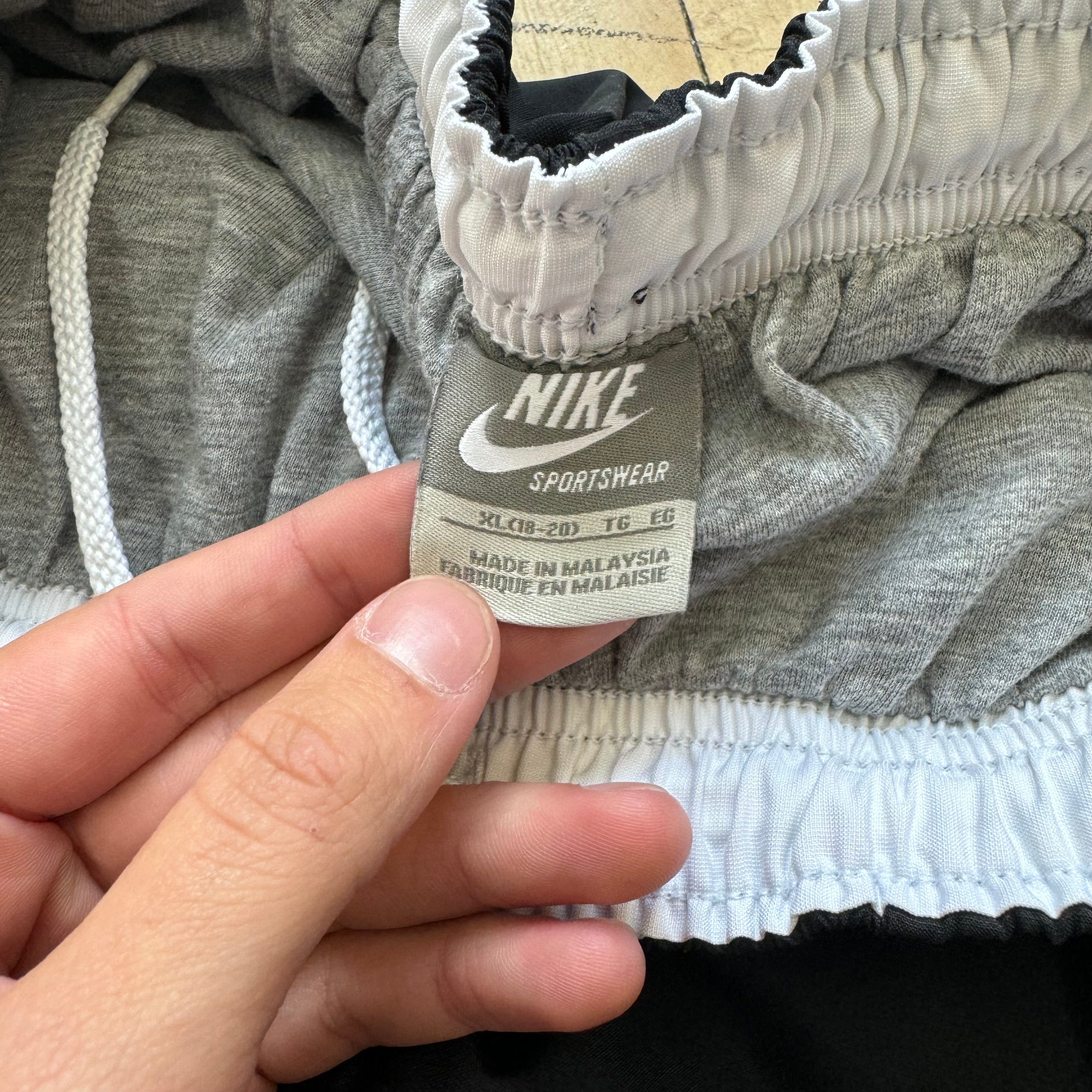 Vintage Nike Trackpants Sz YTH XL (S)