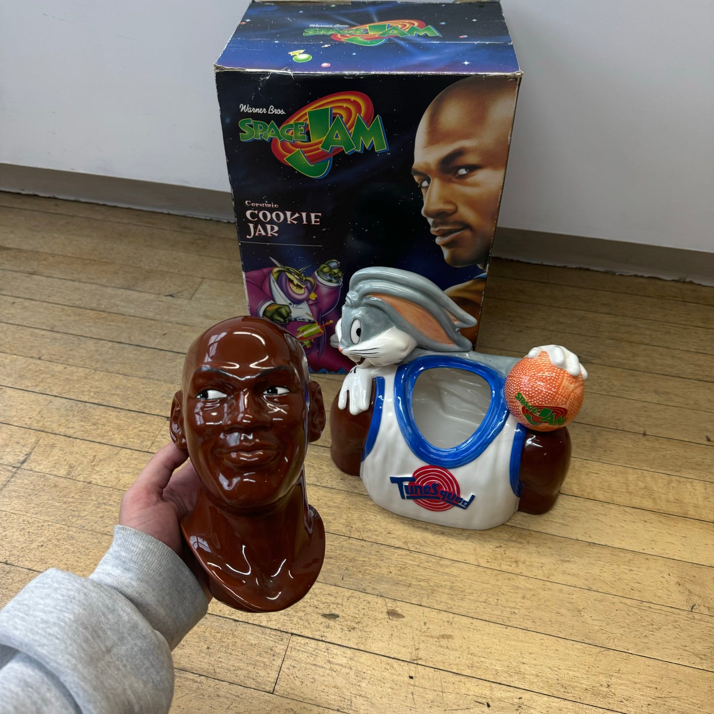 Vintage 1996 SpaceJam Ceramic Cookie Jar (Brand New)