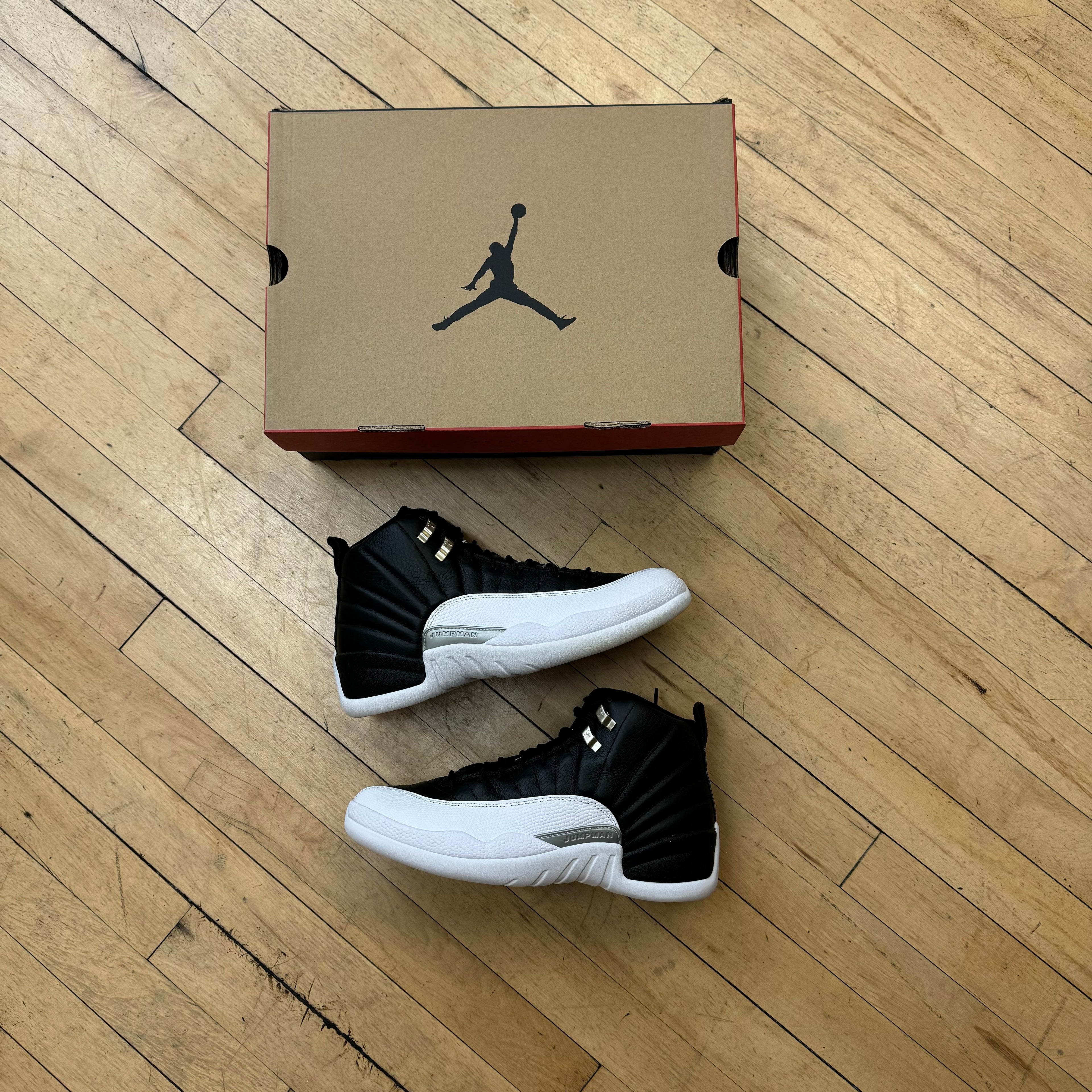 Jordan 12 Retro Playoff Sz 9 (DS)