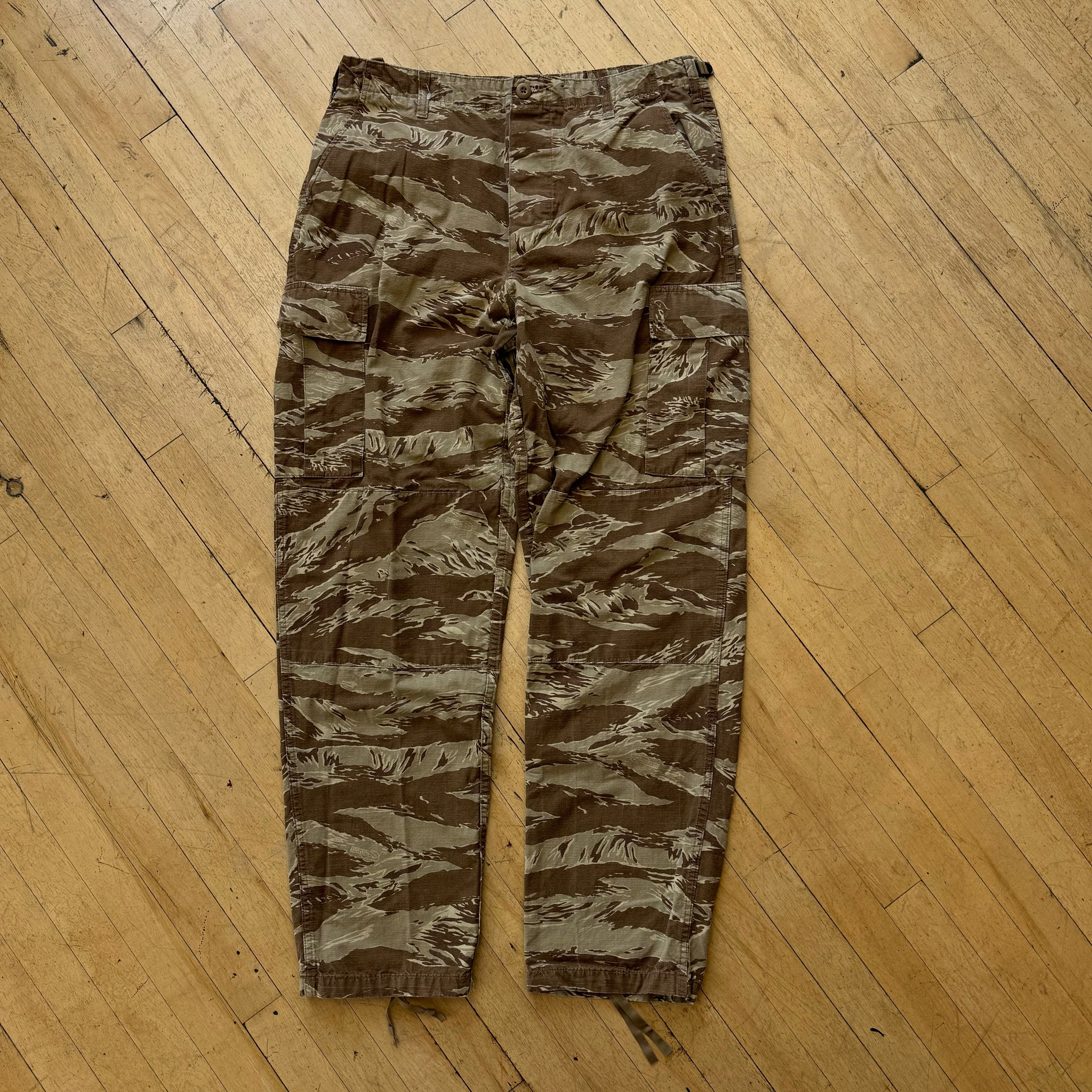 Vintage Desert Camo Cargo Khaki Pants Sz 36