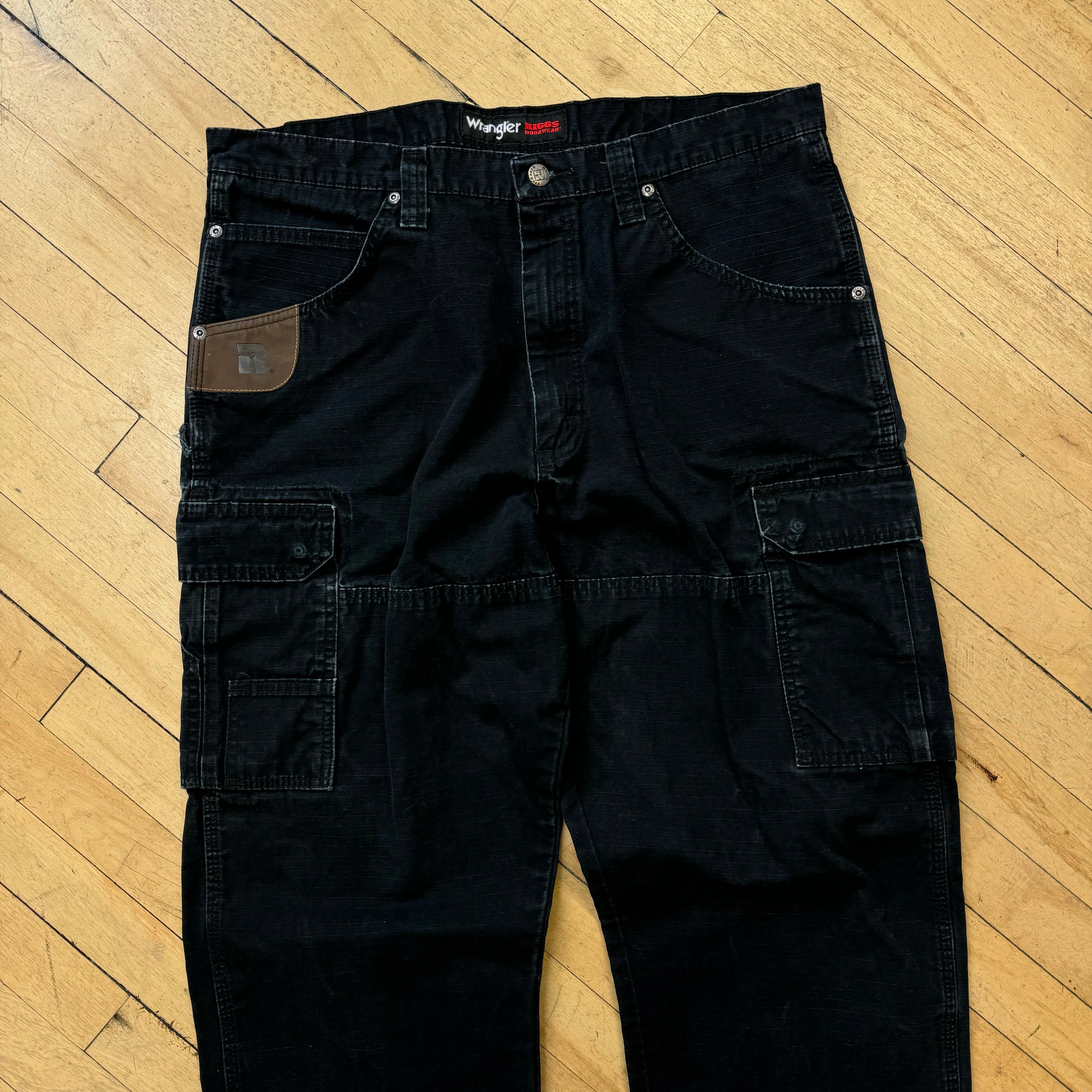 Vintage Faded Black Wrangler Riggs Cargo Pants Sz 36x34